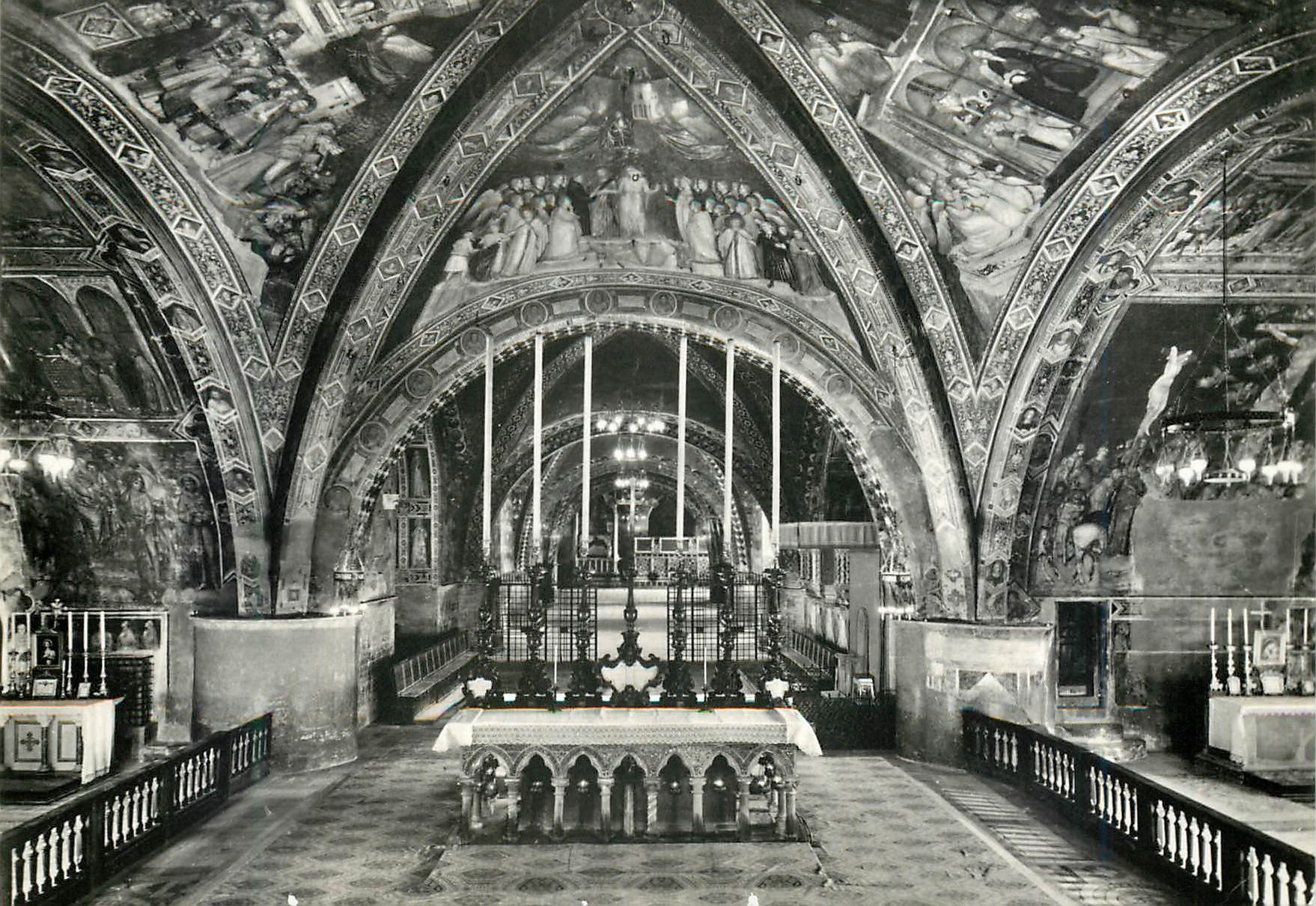 CPM Assisi Basilica inferiore di S.Francesco Altare Maggiore