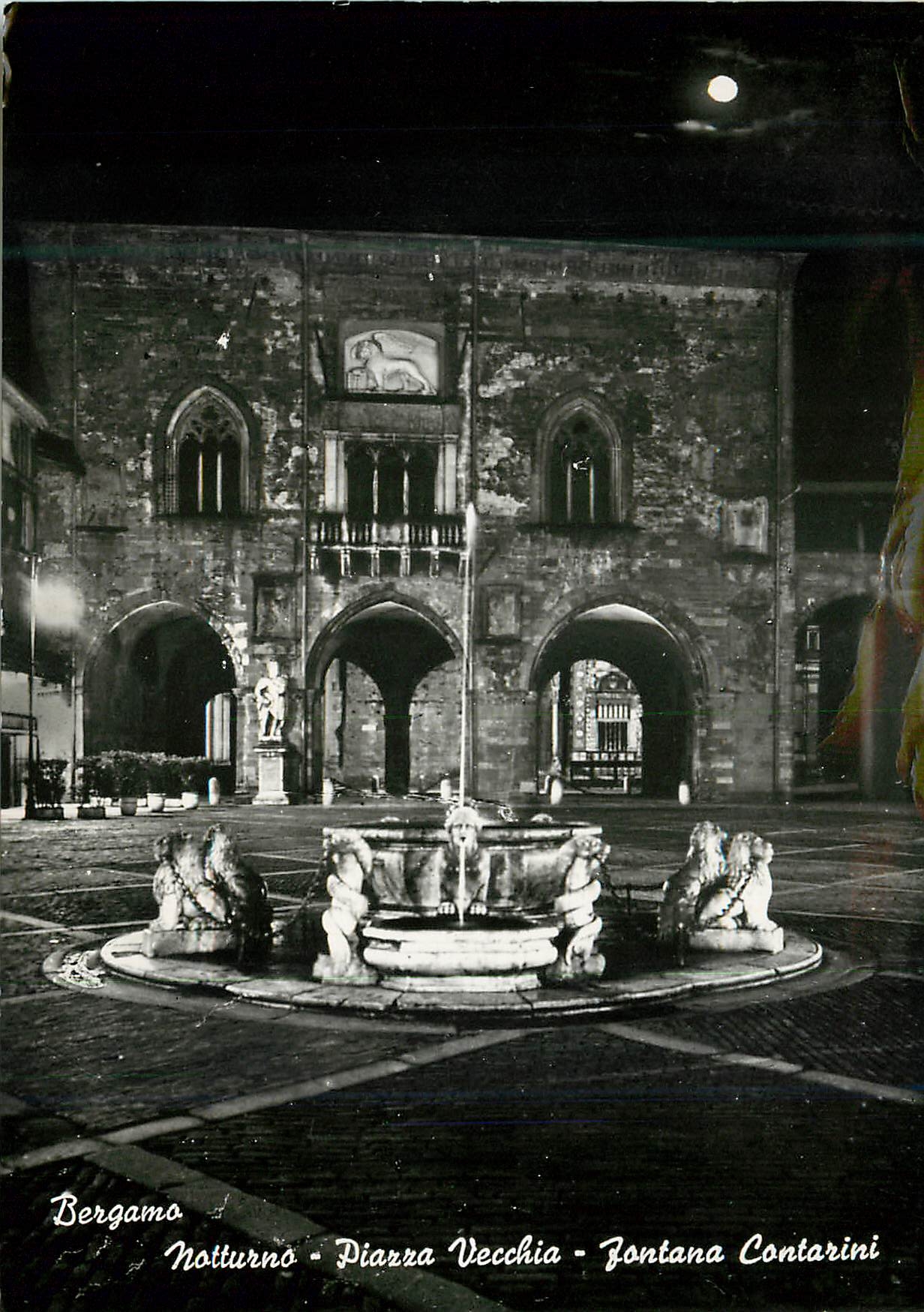 CPM Bergamo Notturno-Piazza Vecchia-Fontana Contarini
