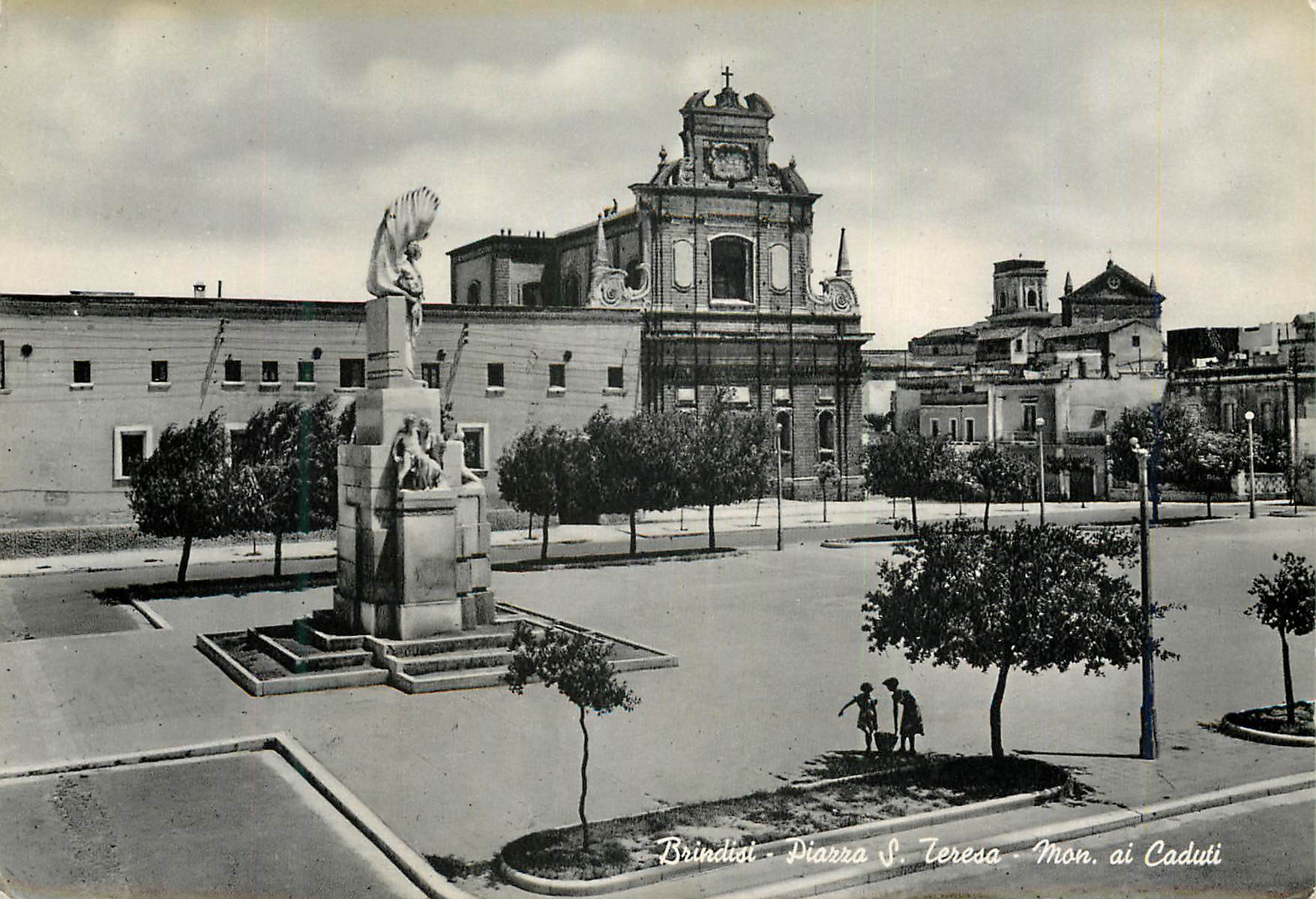 CPM Brindisi Piazza S. Teresa Mon. ai Caduti