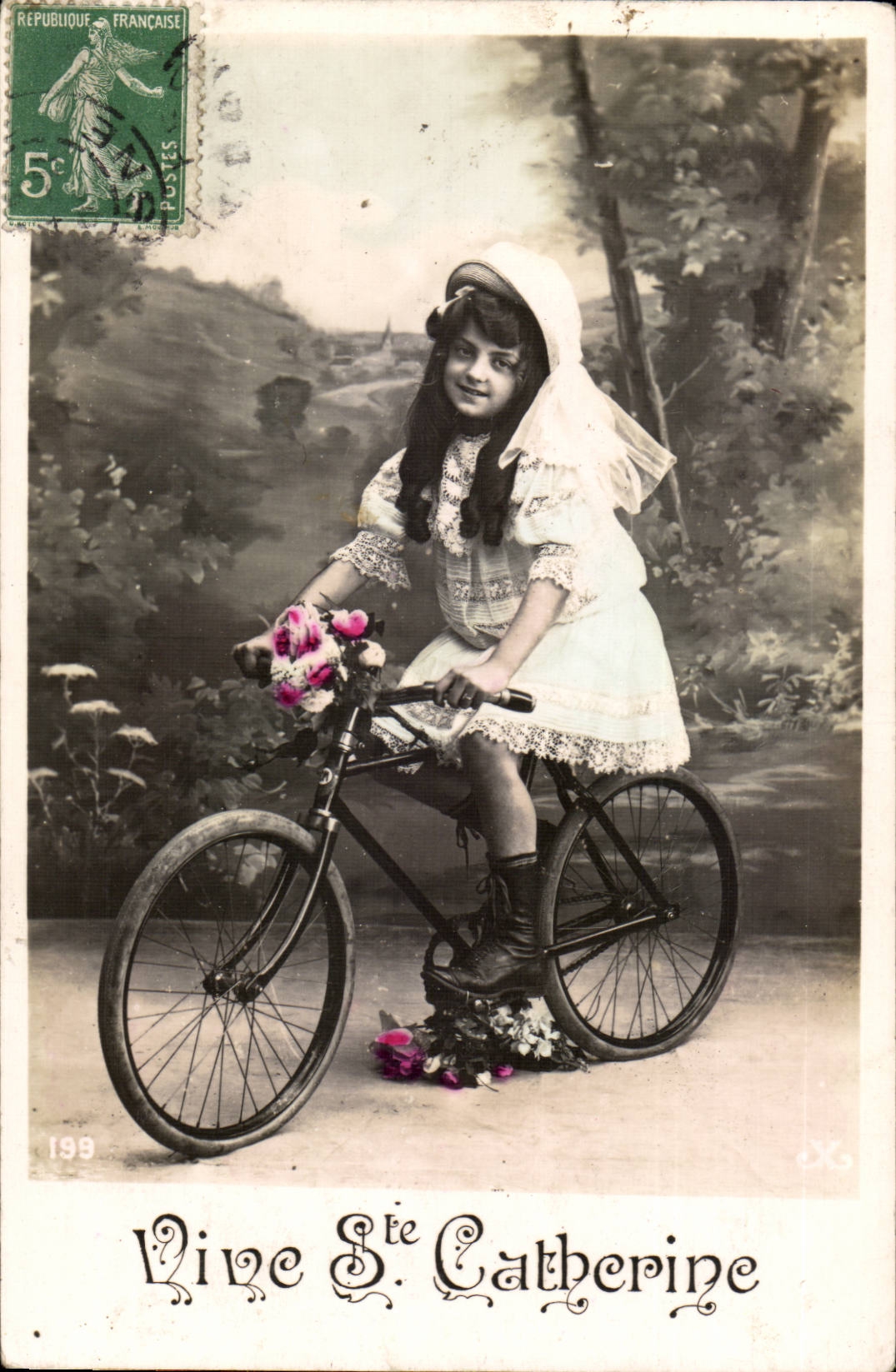 Femme à vélo — Sainte Catherine — Union Postale Universelle