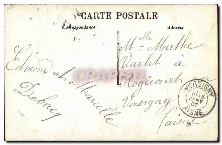 Un homme en smoking offrant des fleurs à une femme assise — éditeur ZF B-A — Achterkant