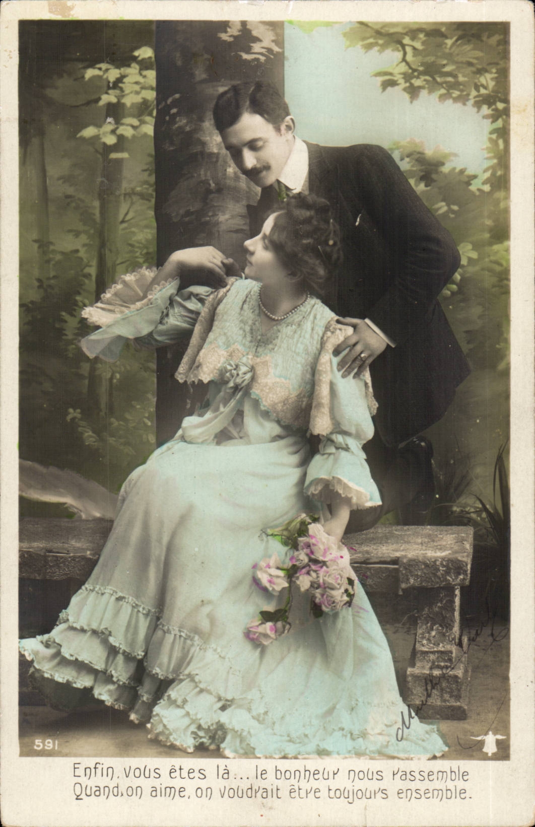 Couple amoureux — scène de parc — éditeur M. L. M. n° 591