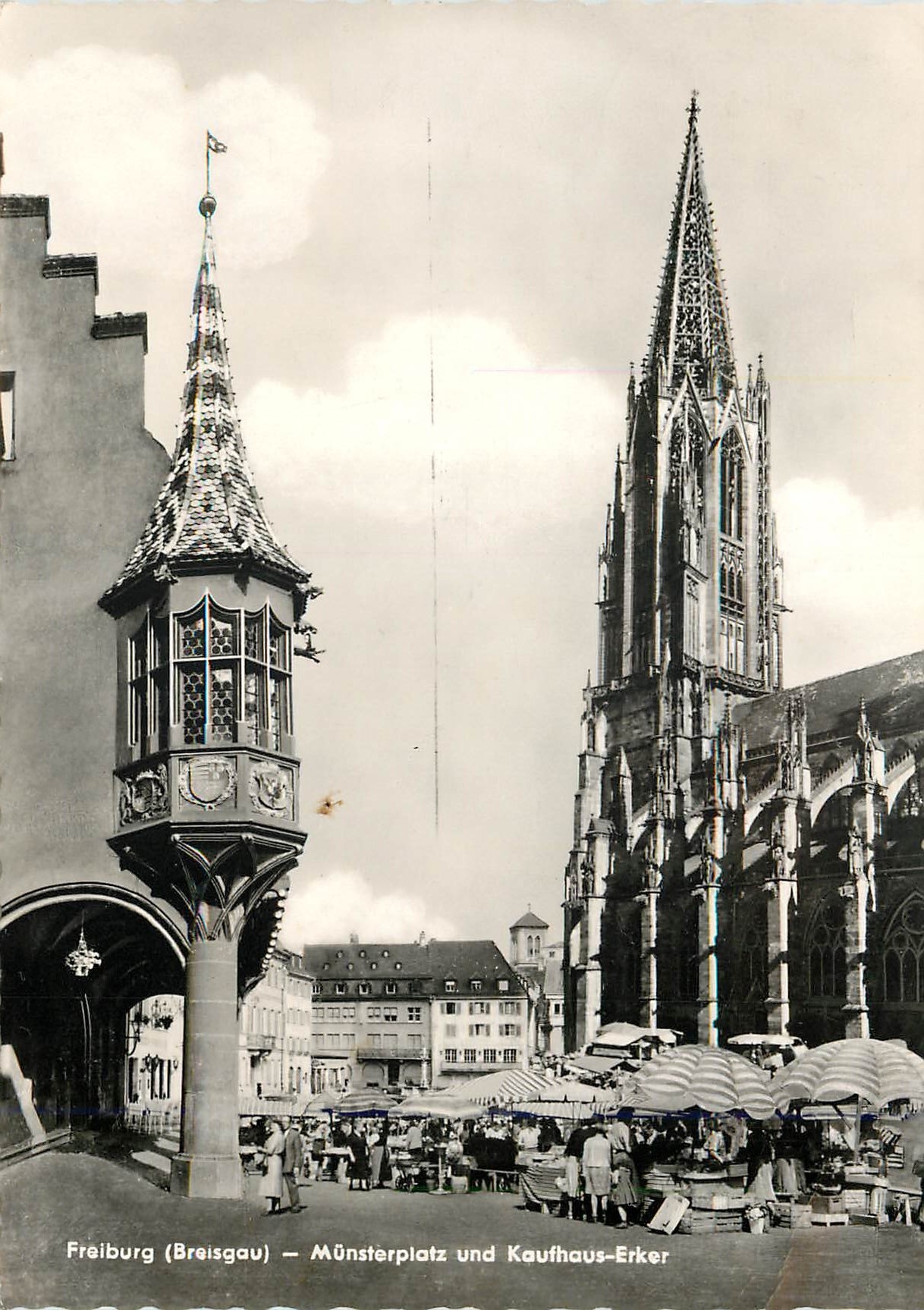 CPM Freiburg I Br Munsterplatz und Kaufhaus-Erker