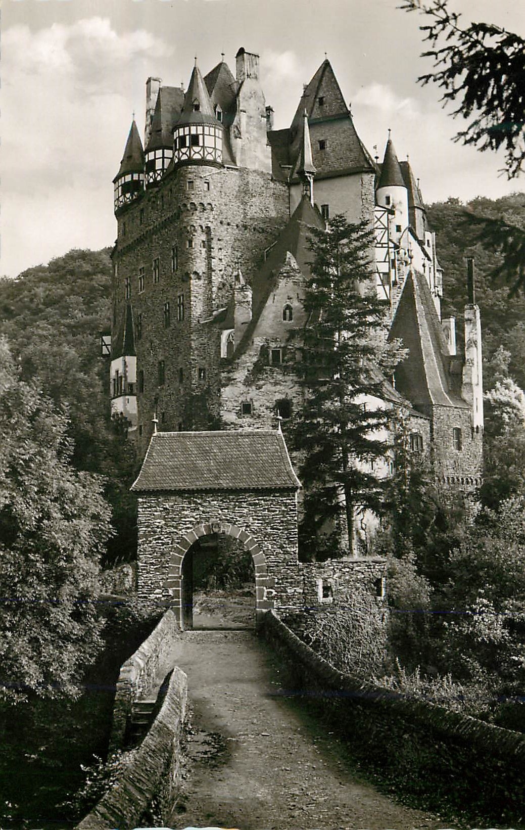 CPM Burg Eltz das Marchenschloss des Mosellandes
