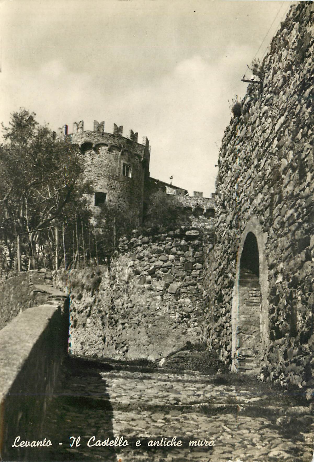 CPM Levanto La Spezia - Il Castello e antiche mura