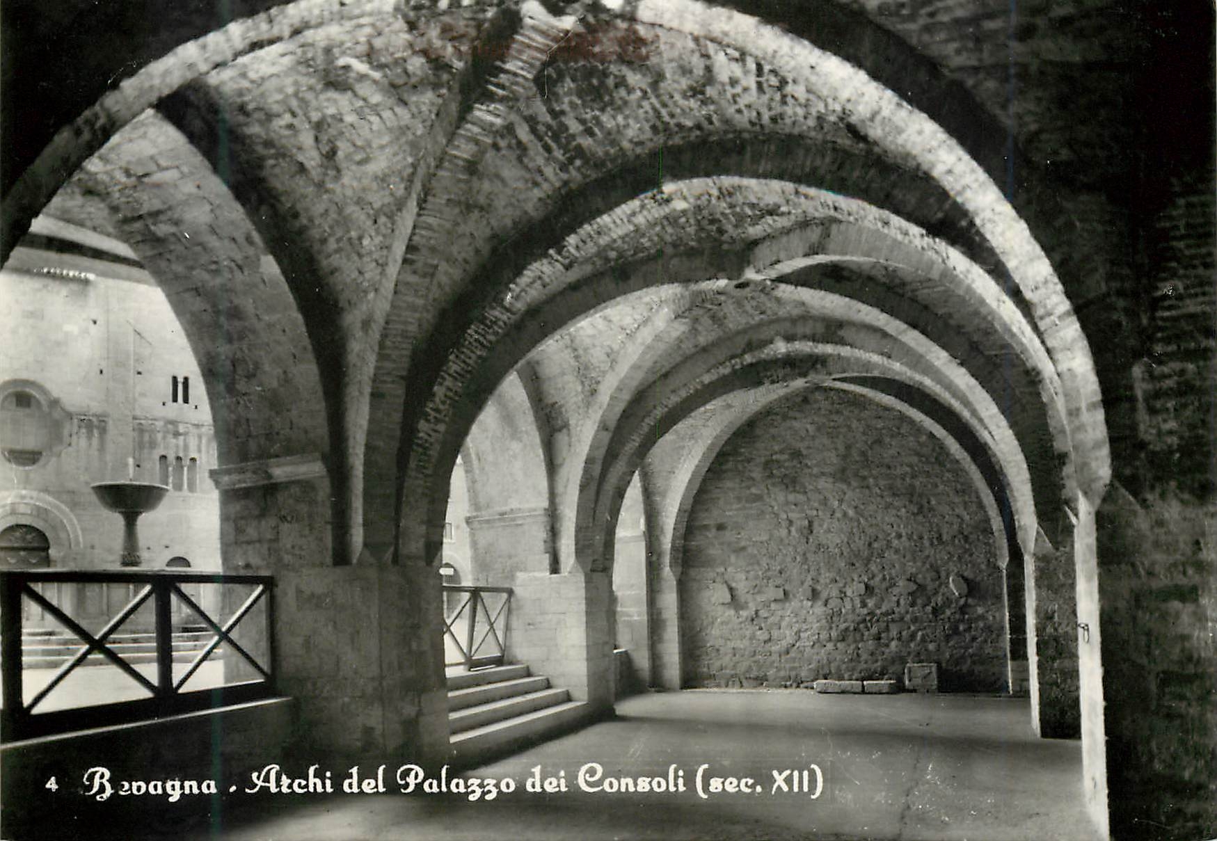 CPM Bevagna Perugia - Archi del Palazzo dei Consoli