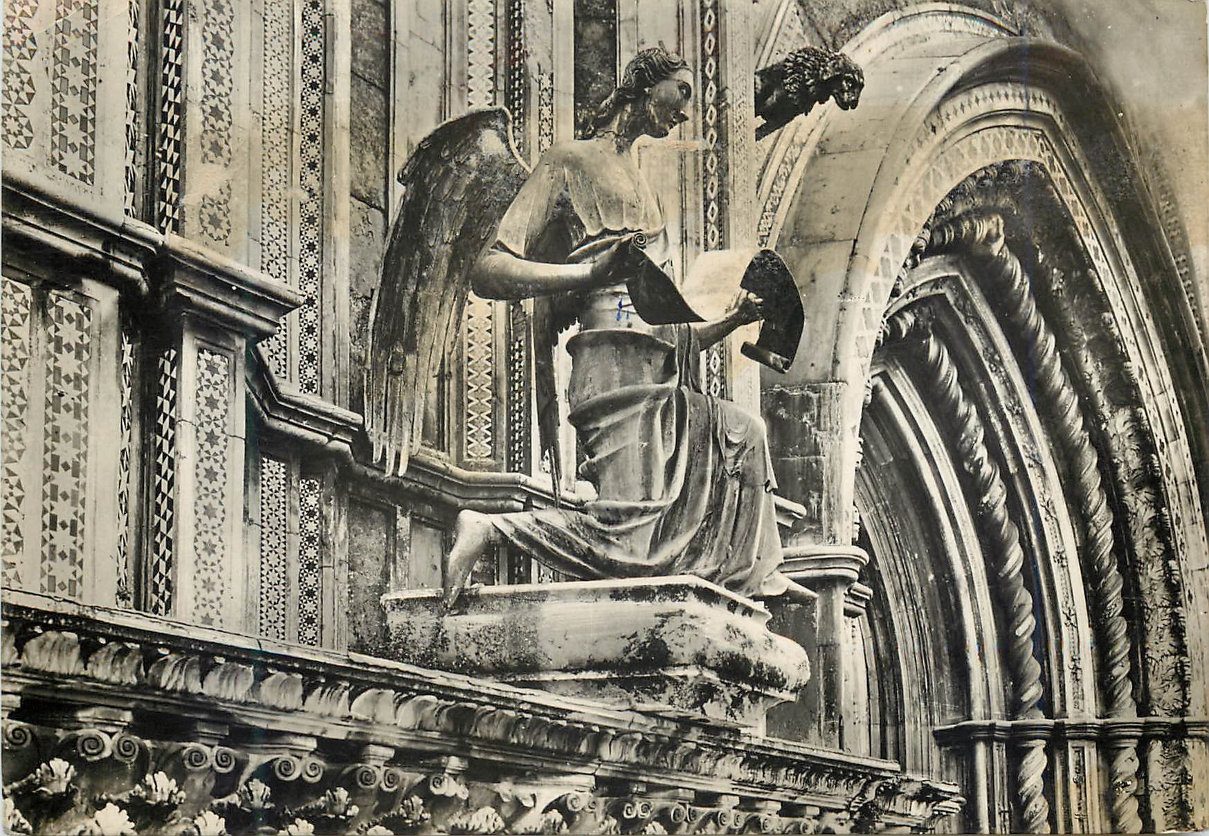 CPM Orvieto Facciata del Daoma Emblema di S Matteo