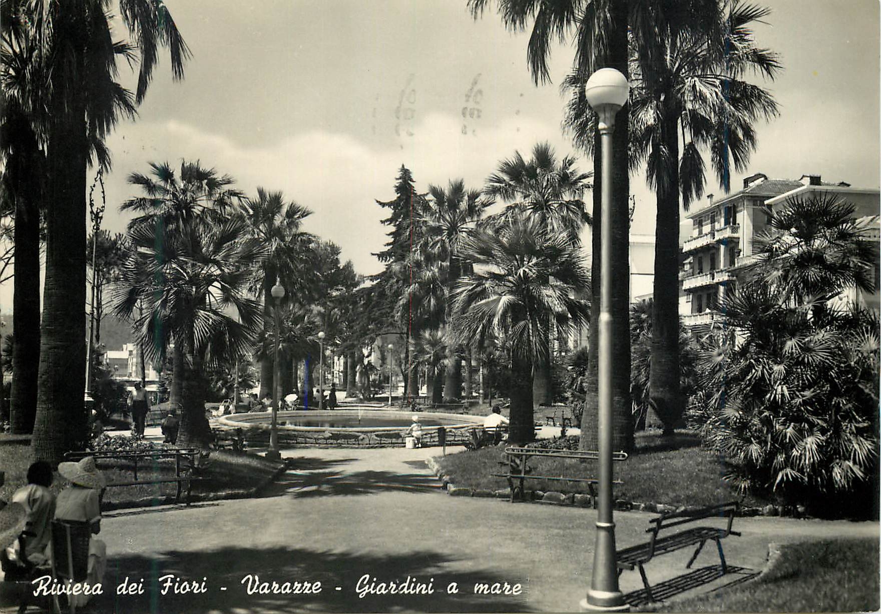 CPM Riviera des Fleurs Varazze Jardins a la Mer