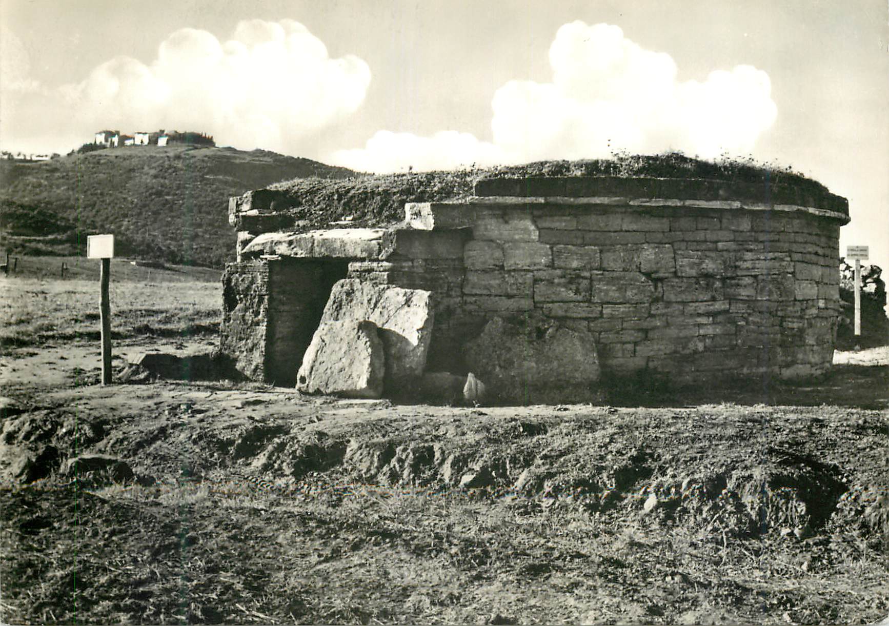 CPM Poligonia Golfo di Baratti Tomba Etrusca