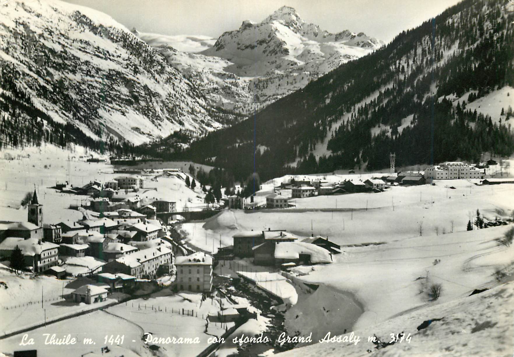 CPM La Thuile m 1441 Panorama Con Sfondo Grand Assaly m 3174