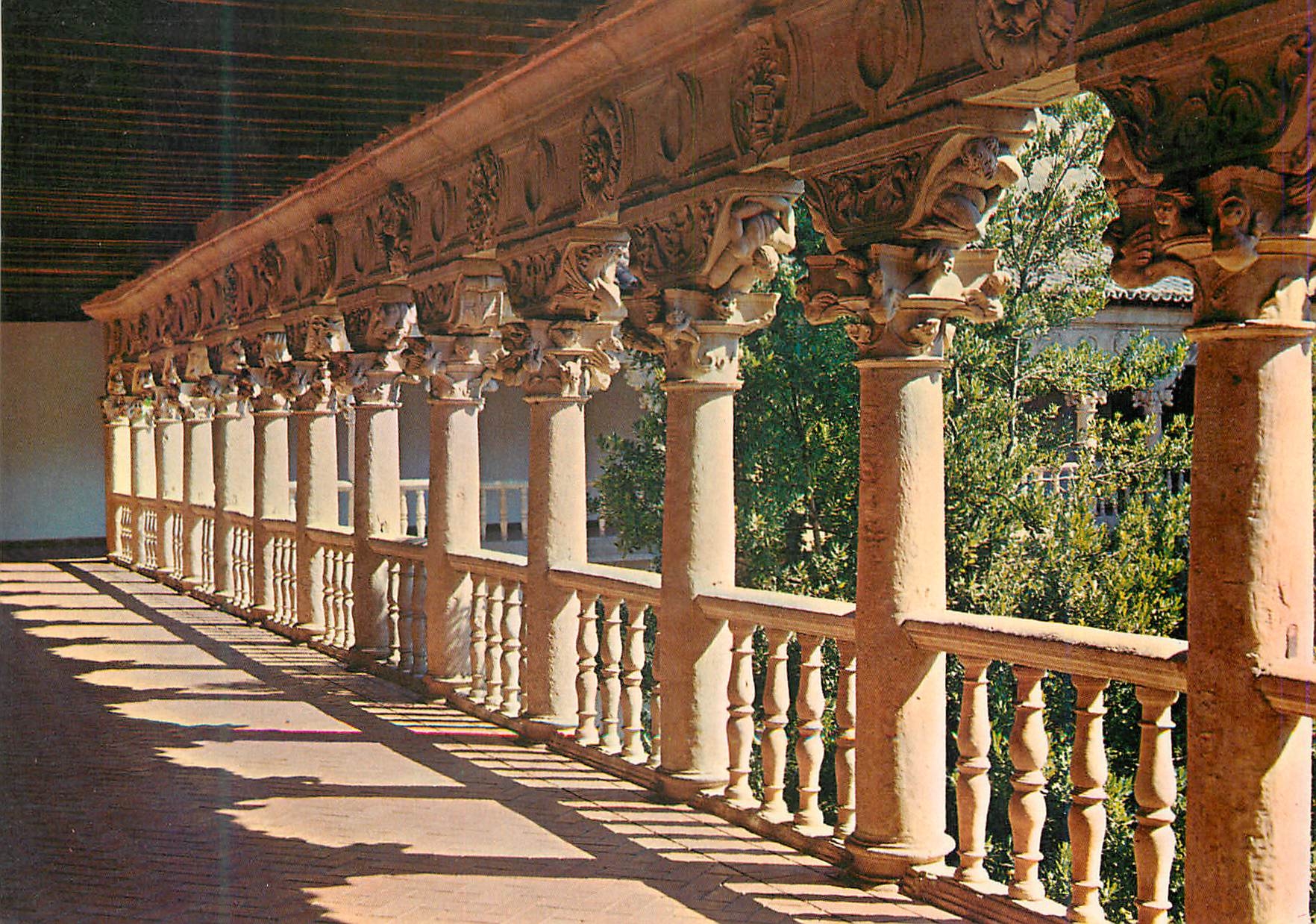 CPM Salamanca Couvent des Duegnes Cloitre (RR MM Dominicaines)