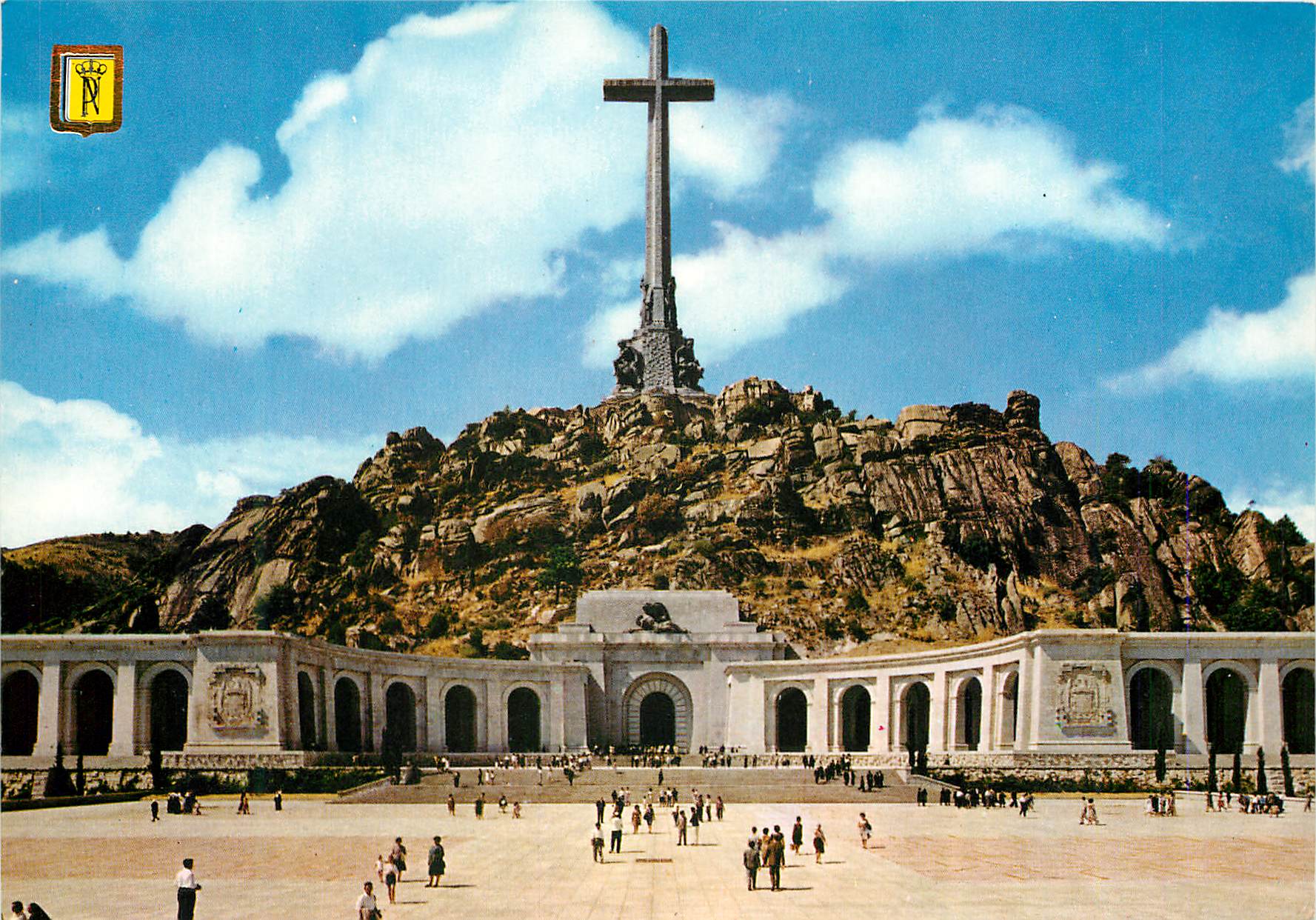 CPM Santa cruz del valle de los caidos esplanade et facade principal du monument