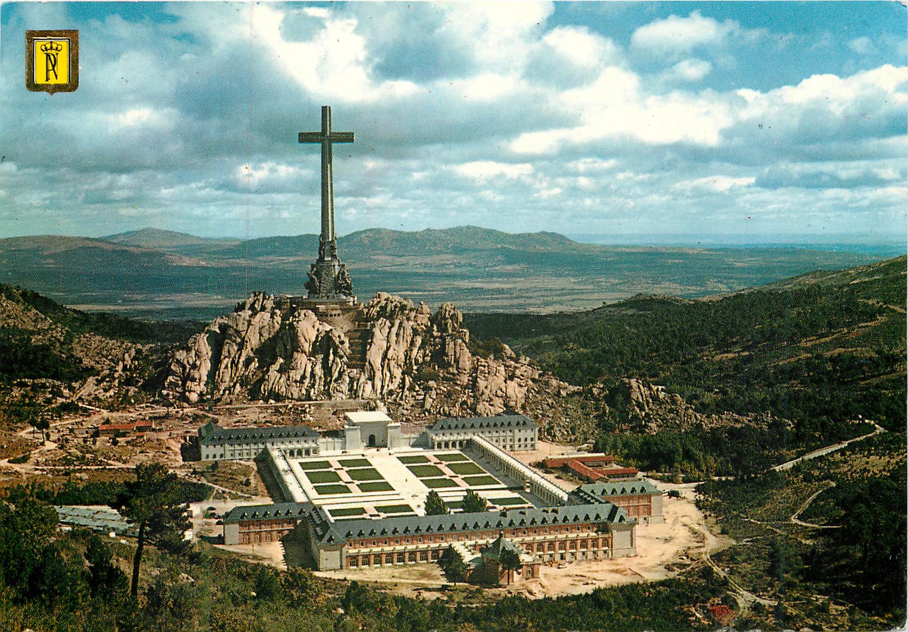 CPM Santa cruz del valle de los caidos vue panoramique de la posterieur du monument