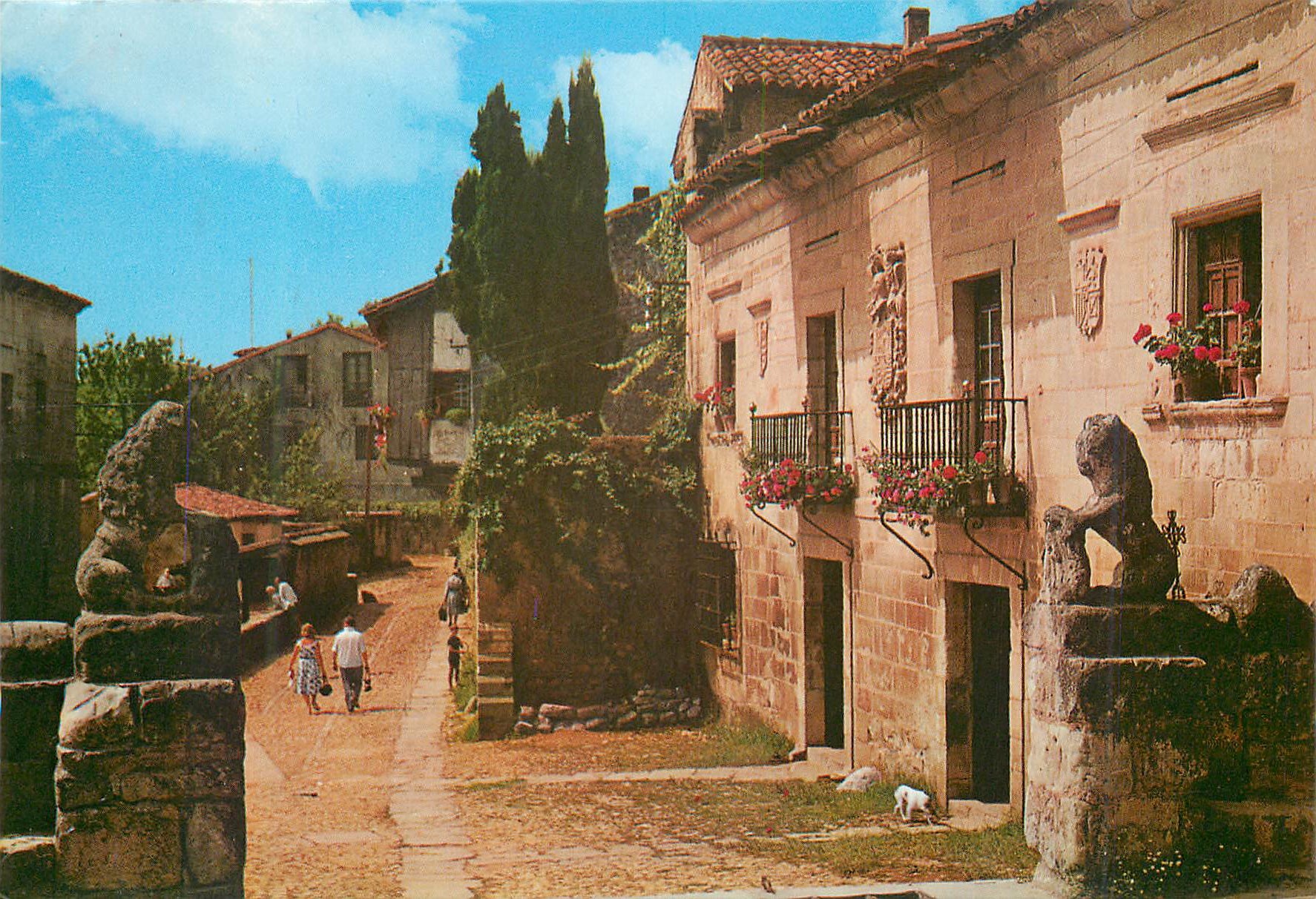 CPM Satillana del mar (santander) rue du fleuve Lion
