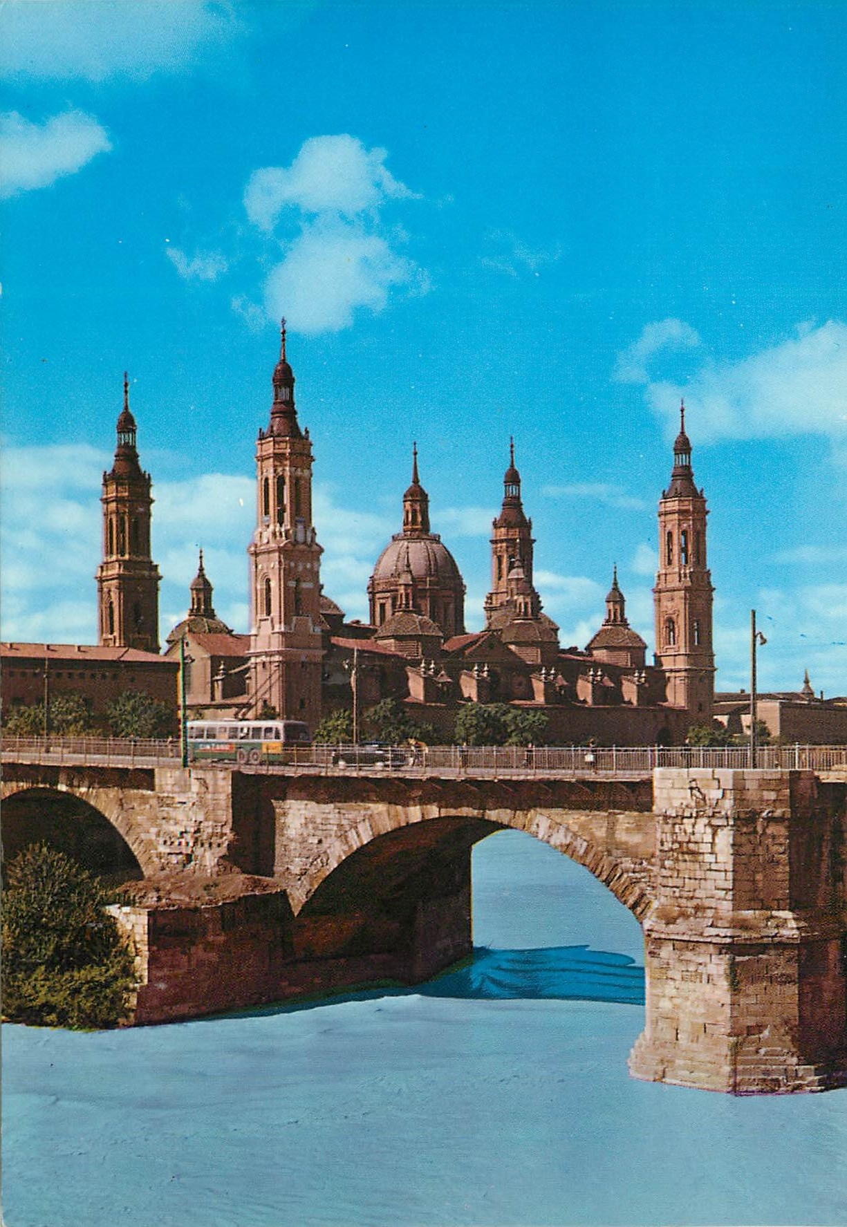CPM Zaragoza pont de pierre sur l'ebre et basilique de el pilar