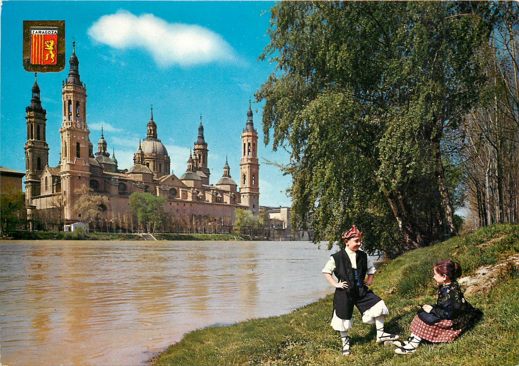 CPM Zaragoza basilique du pilar fleuve ebro Enfants Folklore