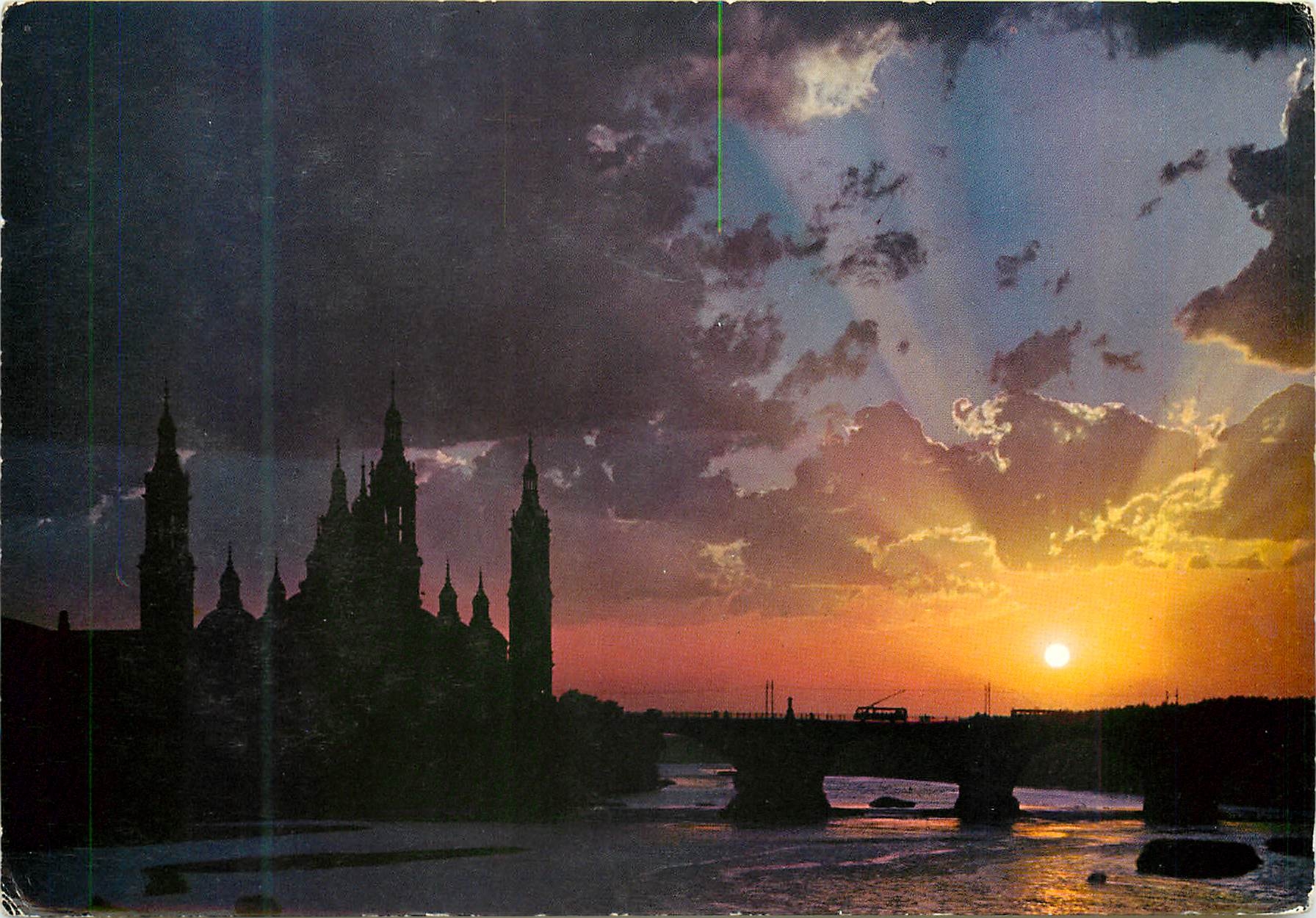 CPM Zaragoza le coucher du soleil