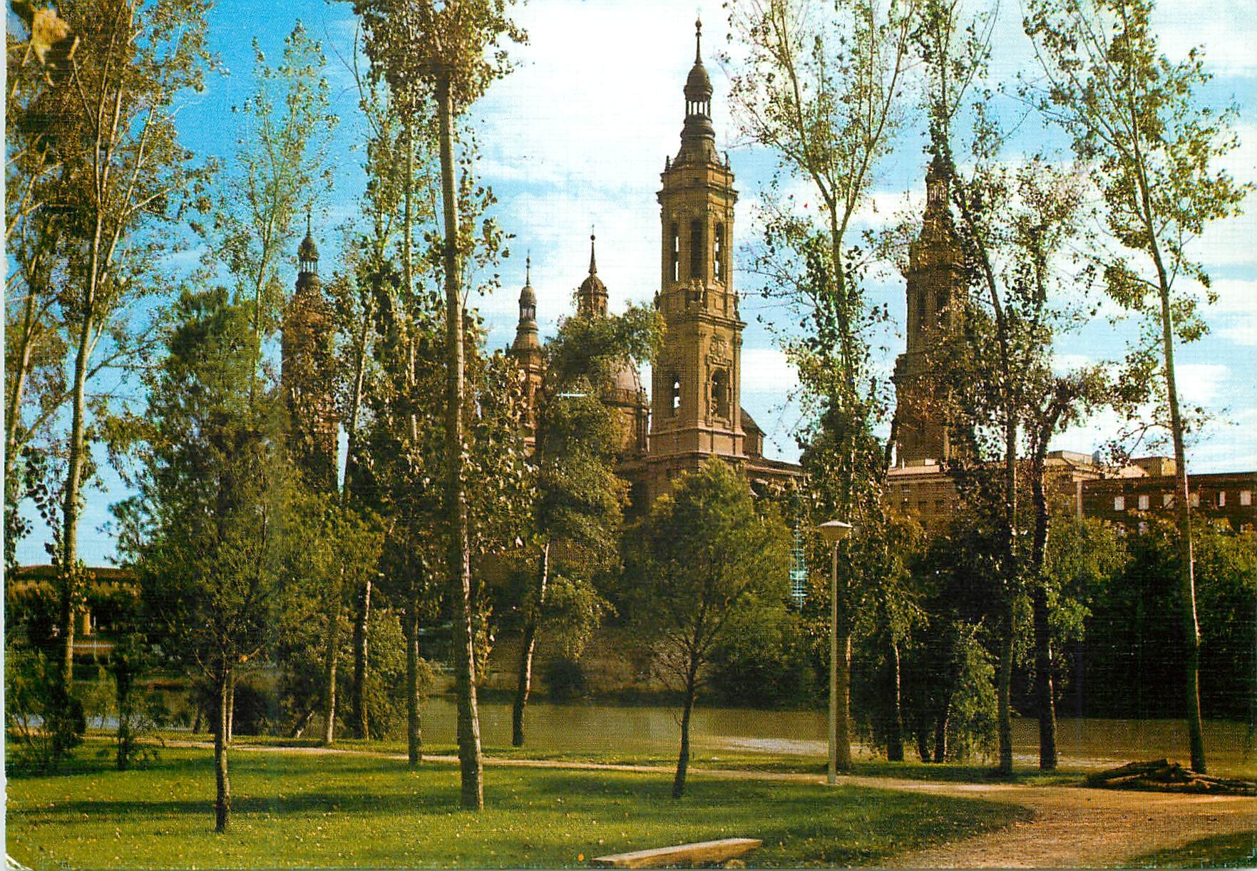 CPM Zaragoza vue du temple du pilar depuis le parc de macanaz