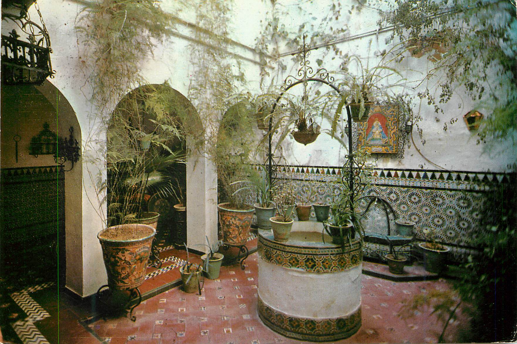 CPM Sevilla cour typique