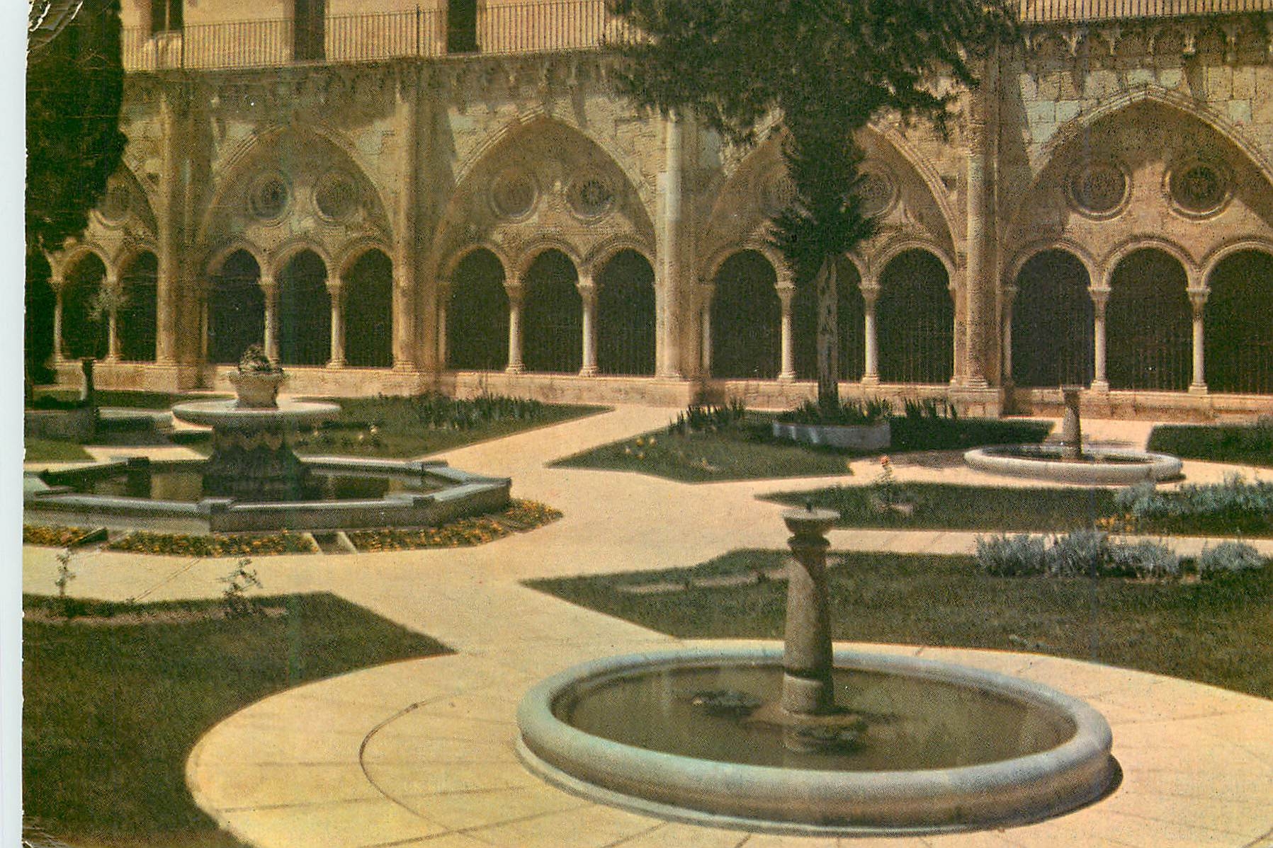 CPM Tarragona (Costa Dorada)Cathedrale Jardin dans le Cloitre