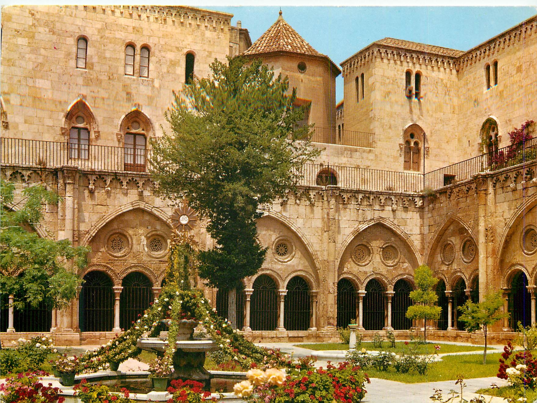 CPM Tarragona (Costa Dorada) Cathedrale Jardin dans le Cloitre