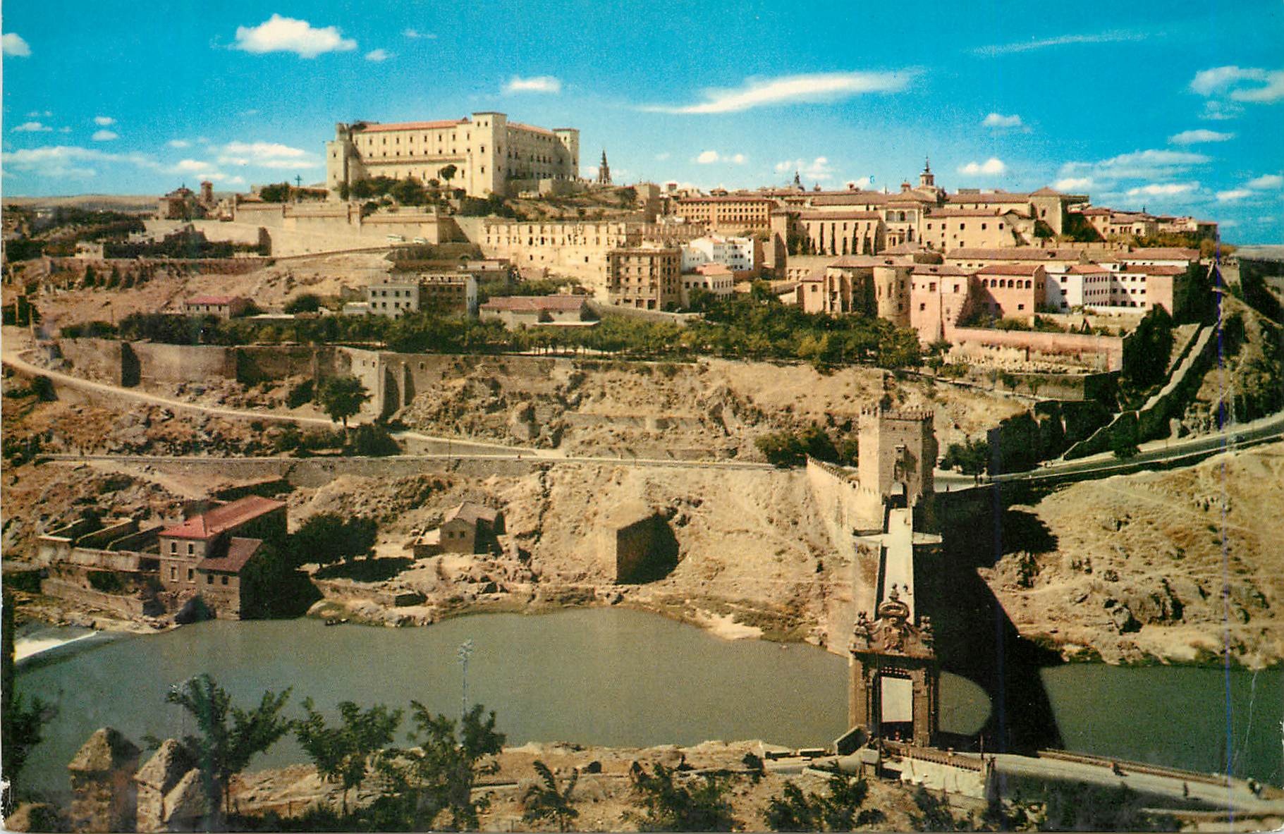 CPM Toledo Vue generale et Pont d'Alcantara