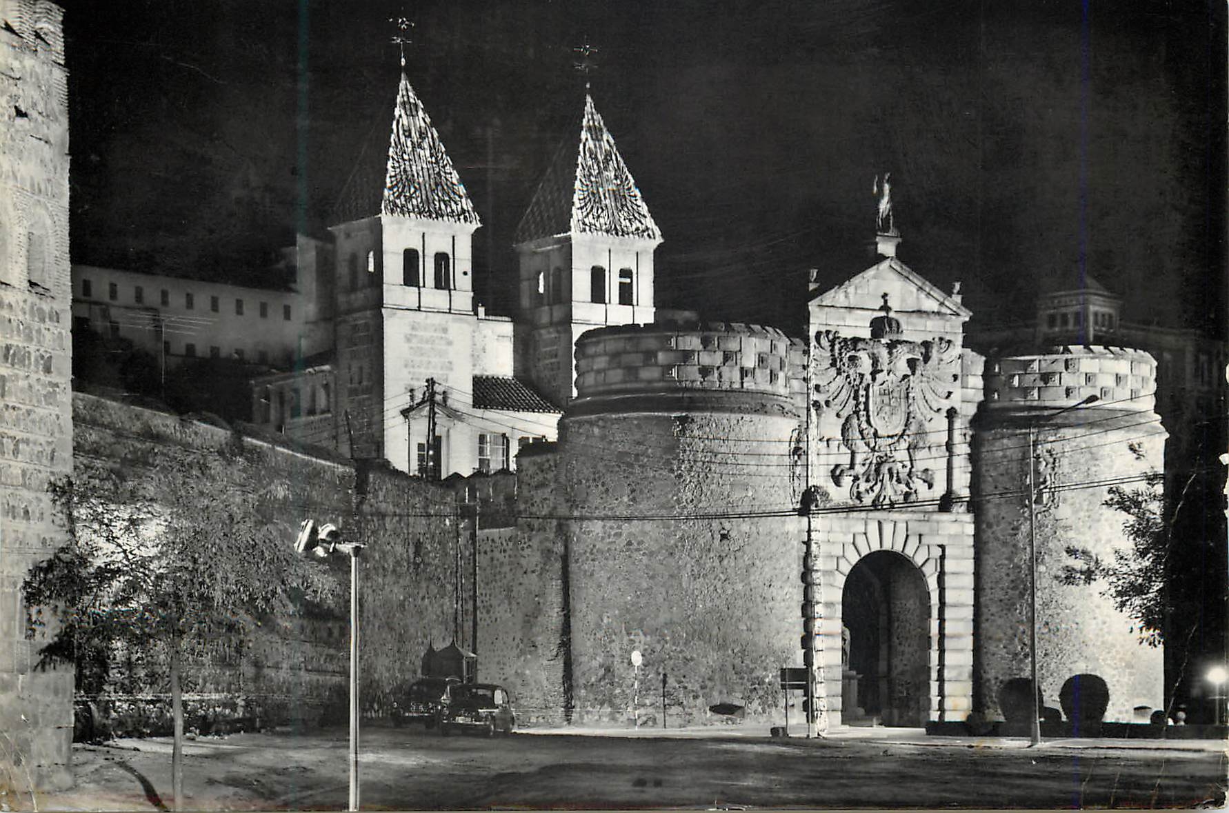 CPM Toledo Porte de Visagra iluminee