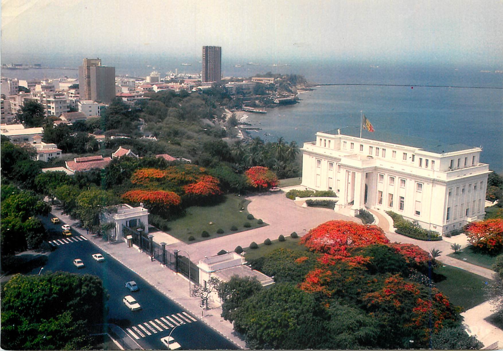 CPM Senegal Dakar Le Palais de la Presidence a l'epoque des flamboyants