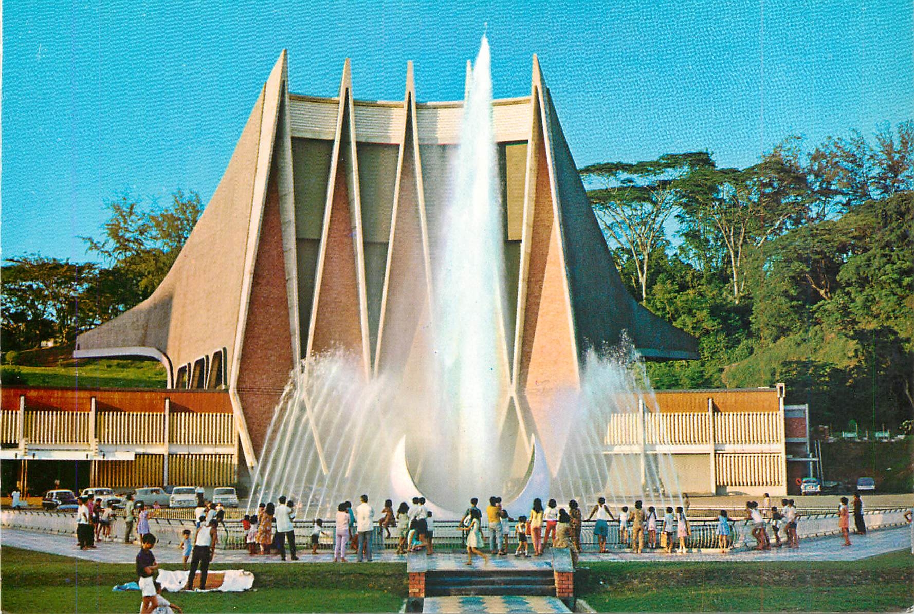 CPM Singapore National Theatre & Water Fountain