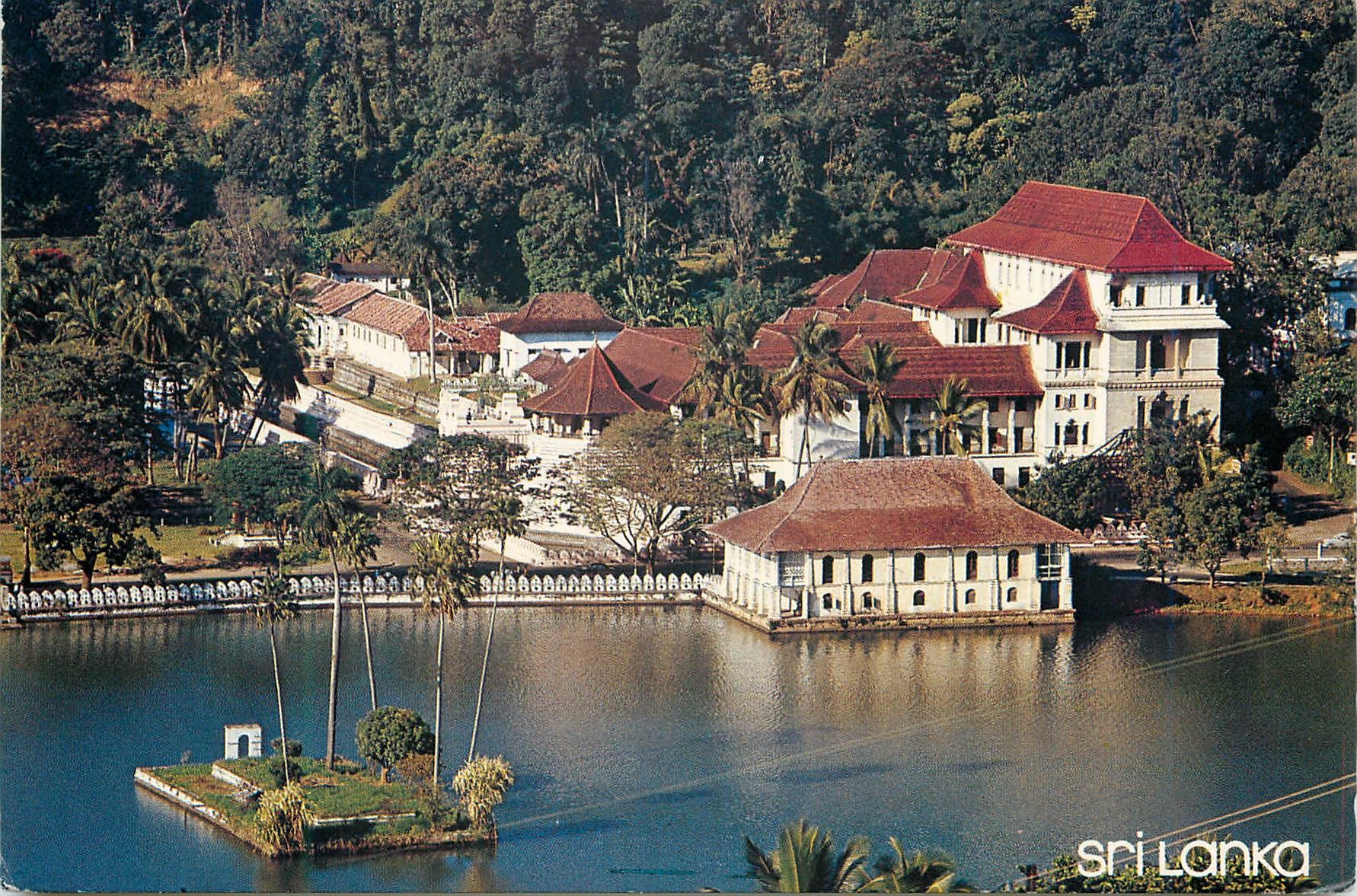 CPM Sri Lanka Kandy Le Temple de la dent et le lac a Kandy