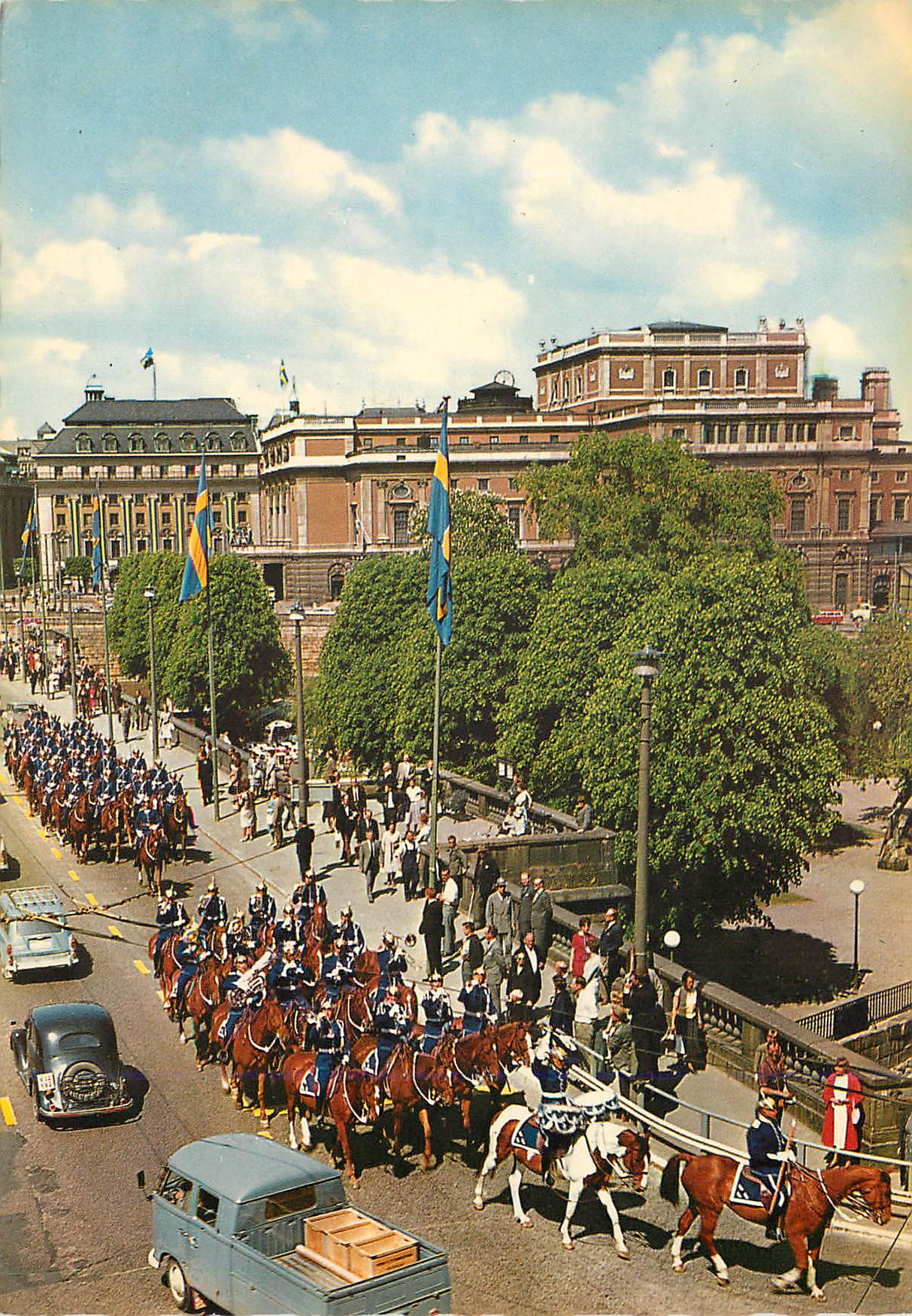 CPM Stockholm The North Bridge and the Royal Guard Militaria