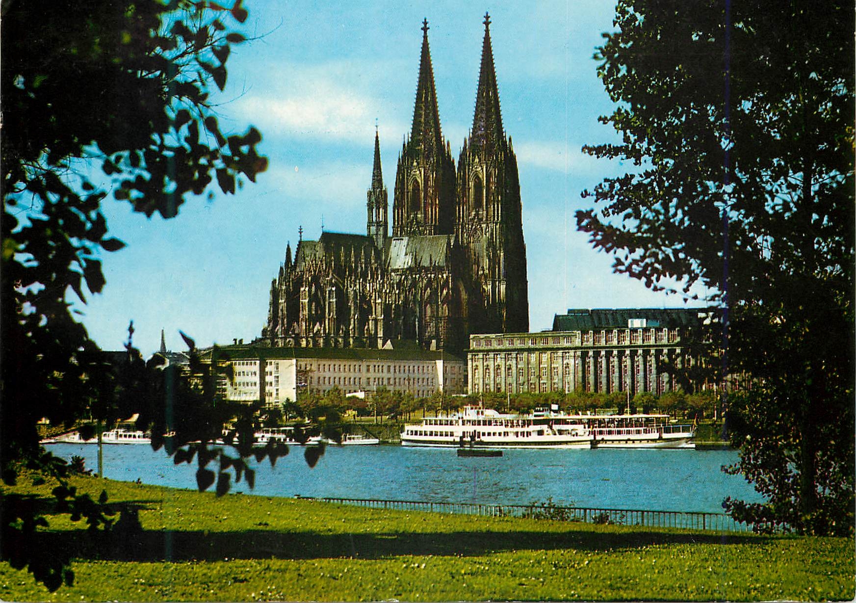 CPM Koln am Rhein Vue vers la cathedrale