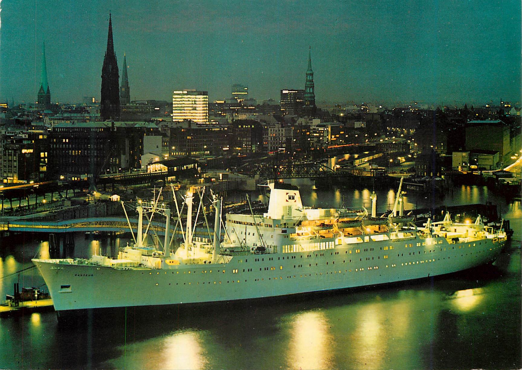 CPM Hamburg Harbour and city skyline Bateau