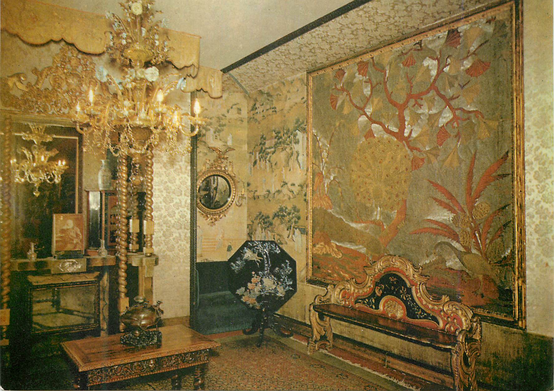 CPM Guernsey Hauteville House Maison de Victor Hugo