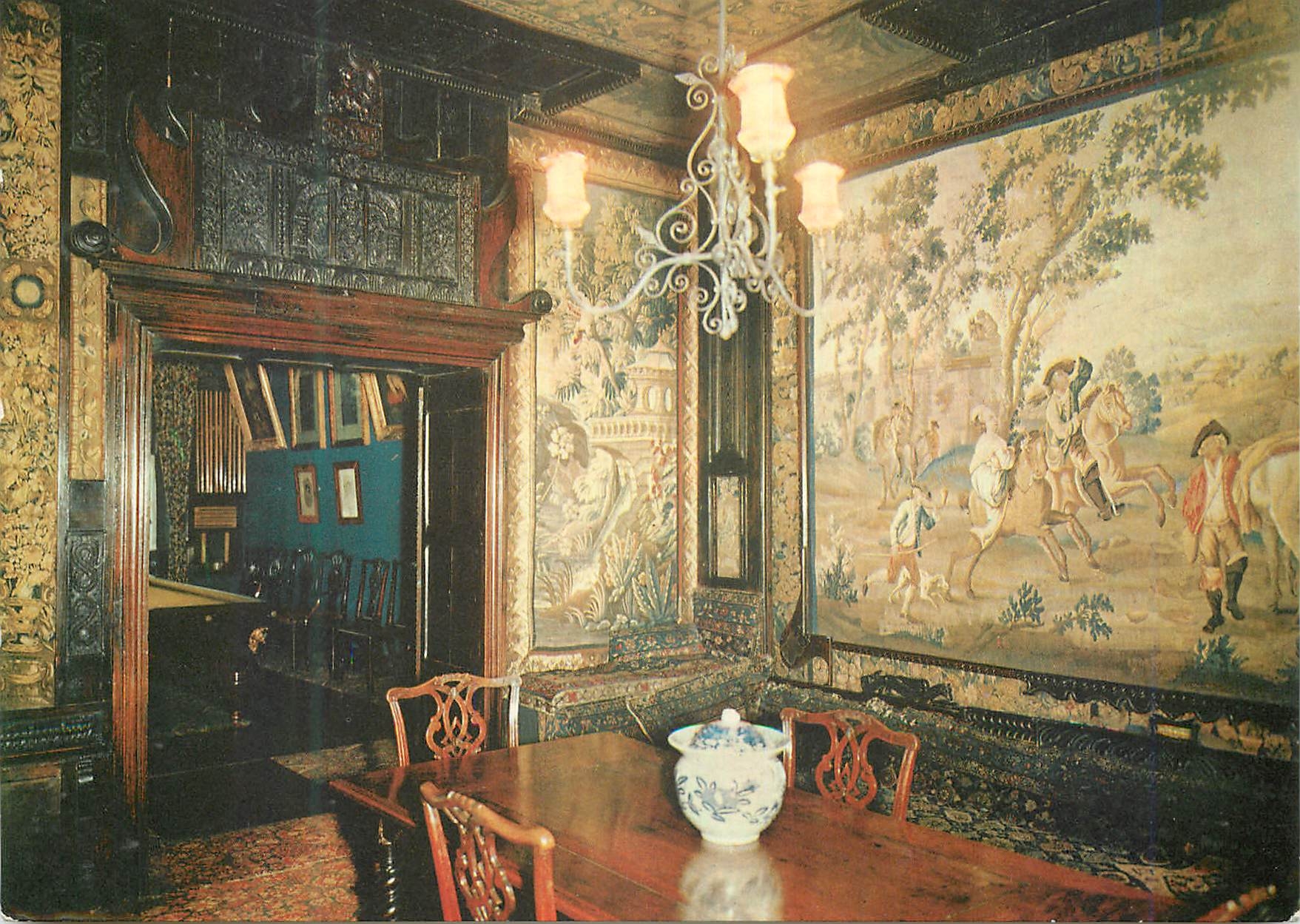 CPM Guernsey Maison de Victor Hugo La Salle des Tapisseries