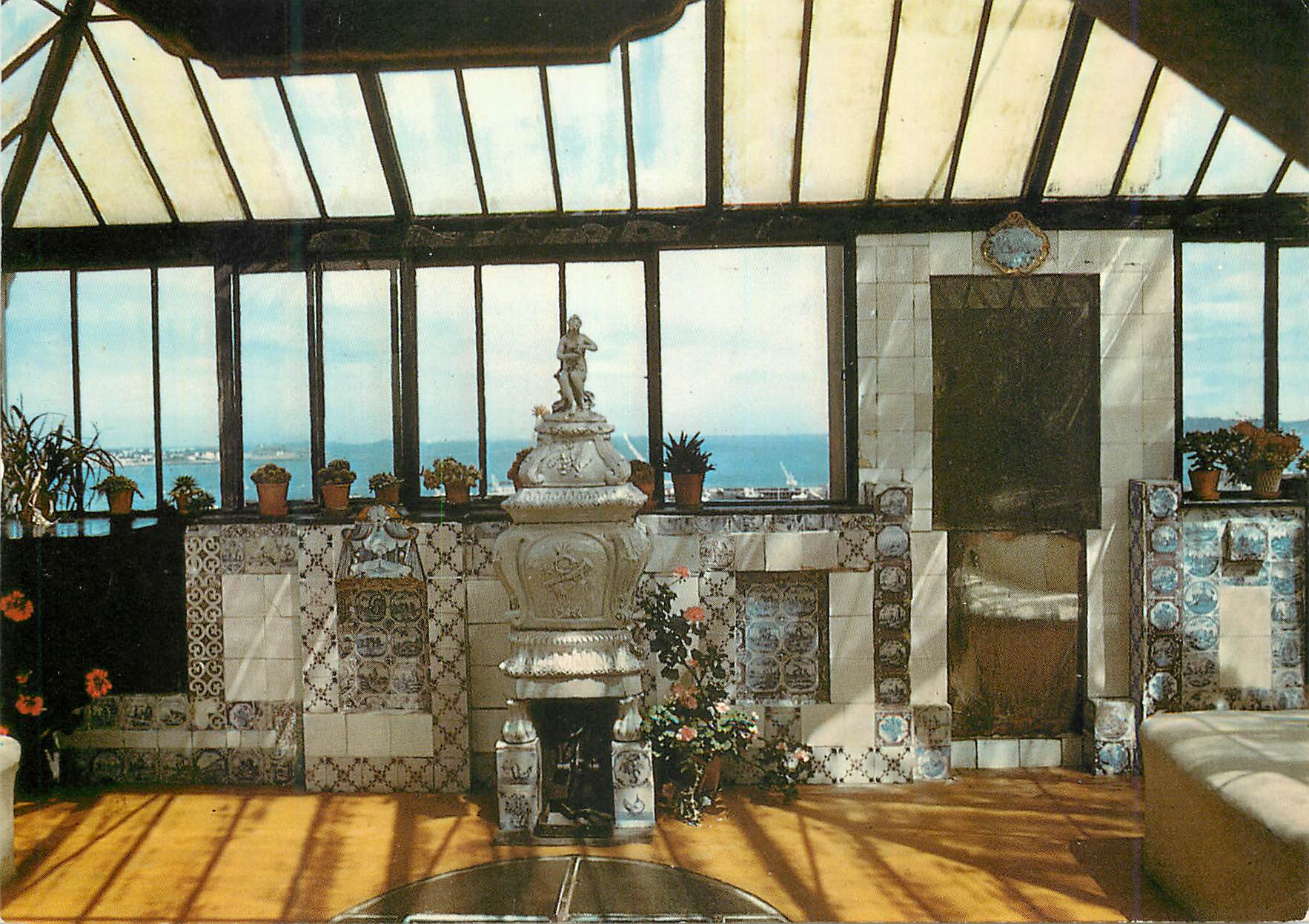 CPM Guernsey Maison de Victor Hugo Louk-Out