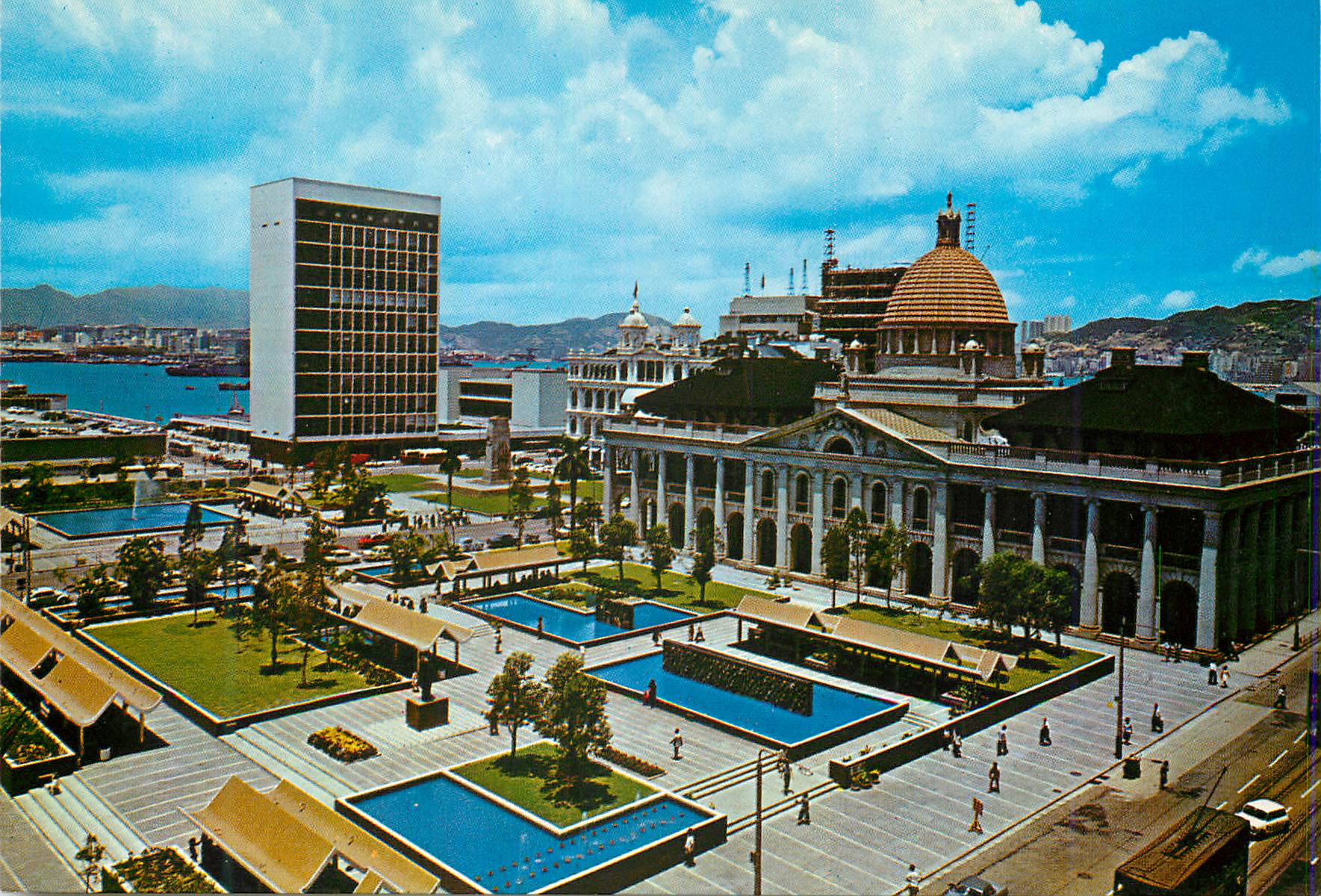 CPM Hong Kong Statue quare and city hall situated in the heart of Victoria City