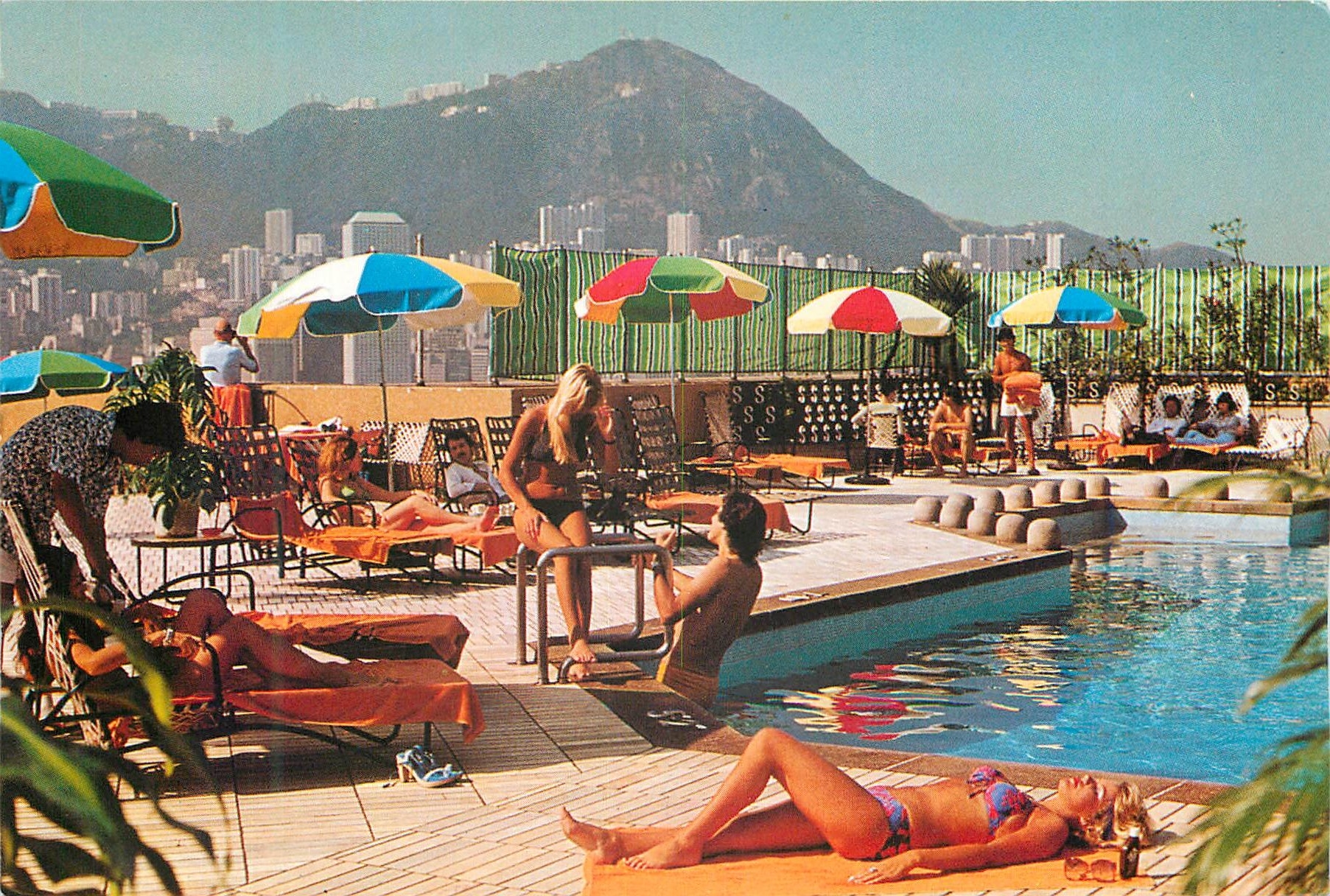 CPM Hong Kong and catches sunshine all day long