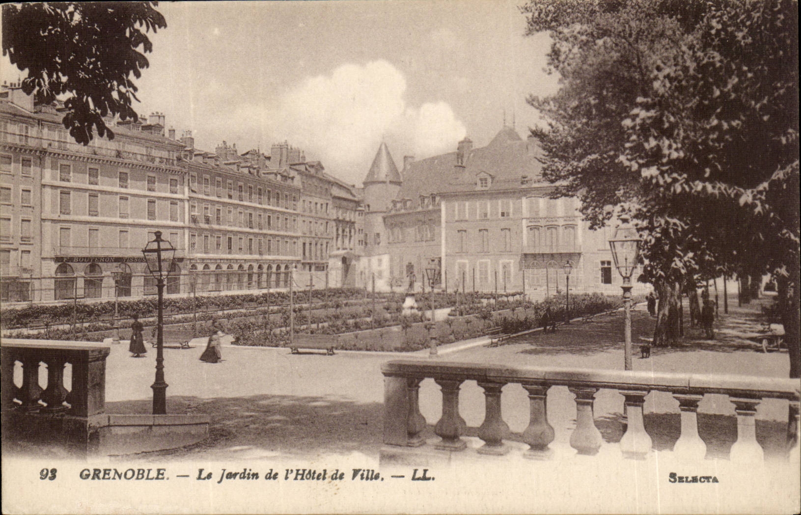 Isere - Grenoble - le Jardin de l'Hotel de Ville - CPA 
