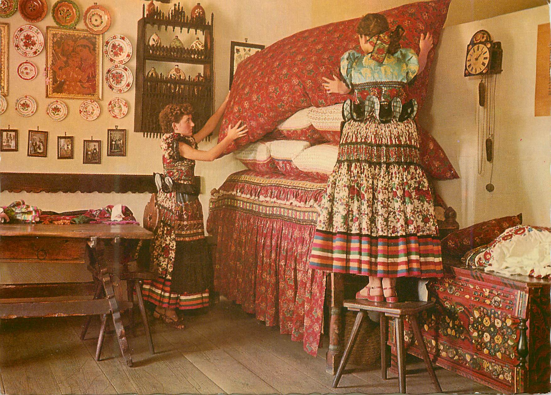 CPM Romm in traditional art of mezokovesd
