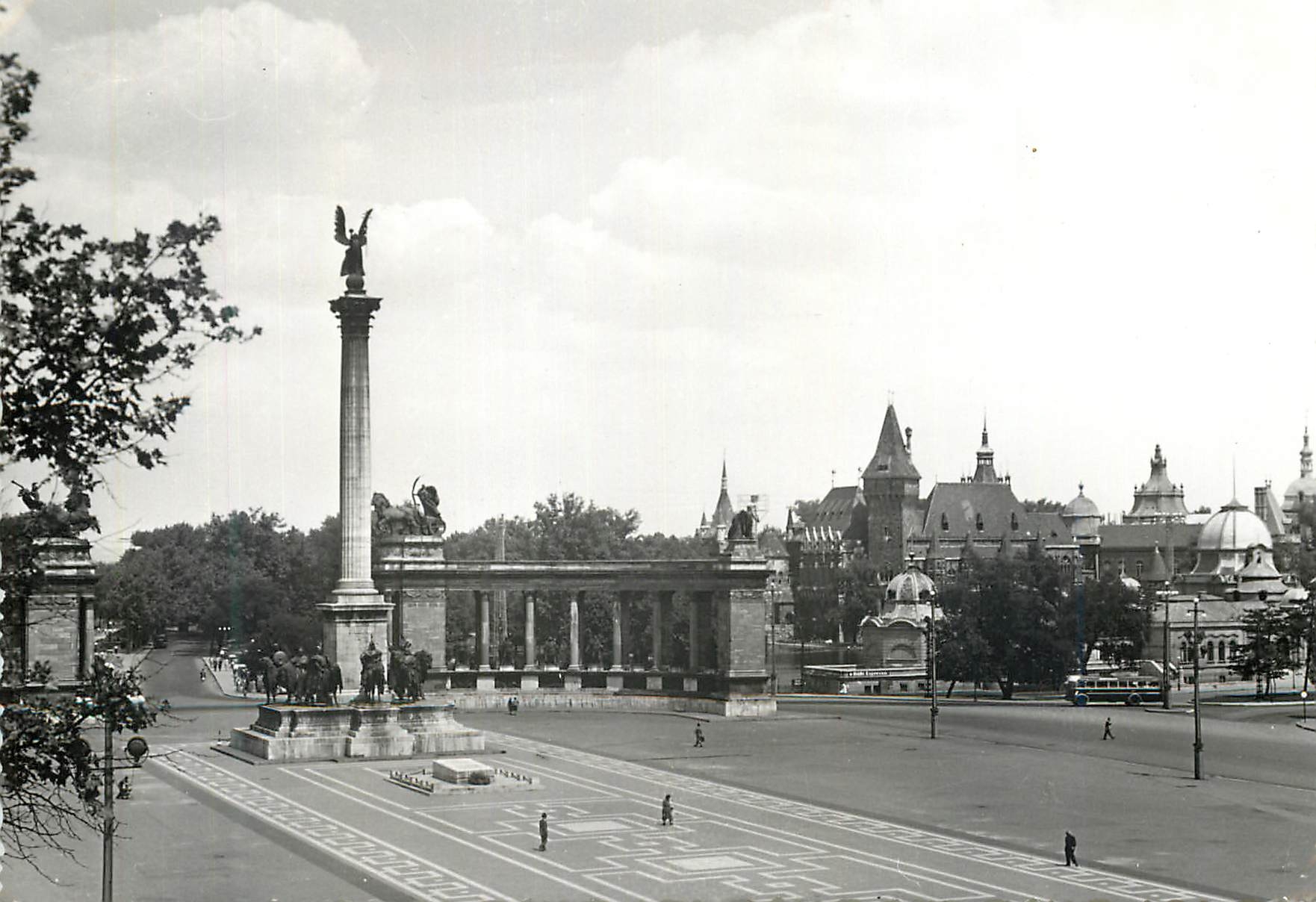 CPM Budapest millenary monument