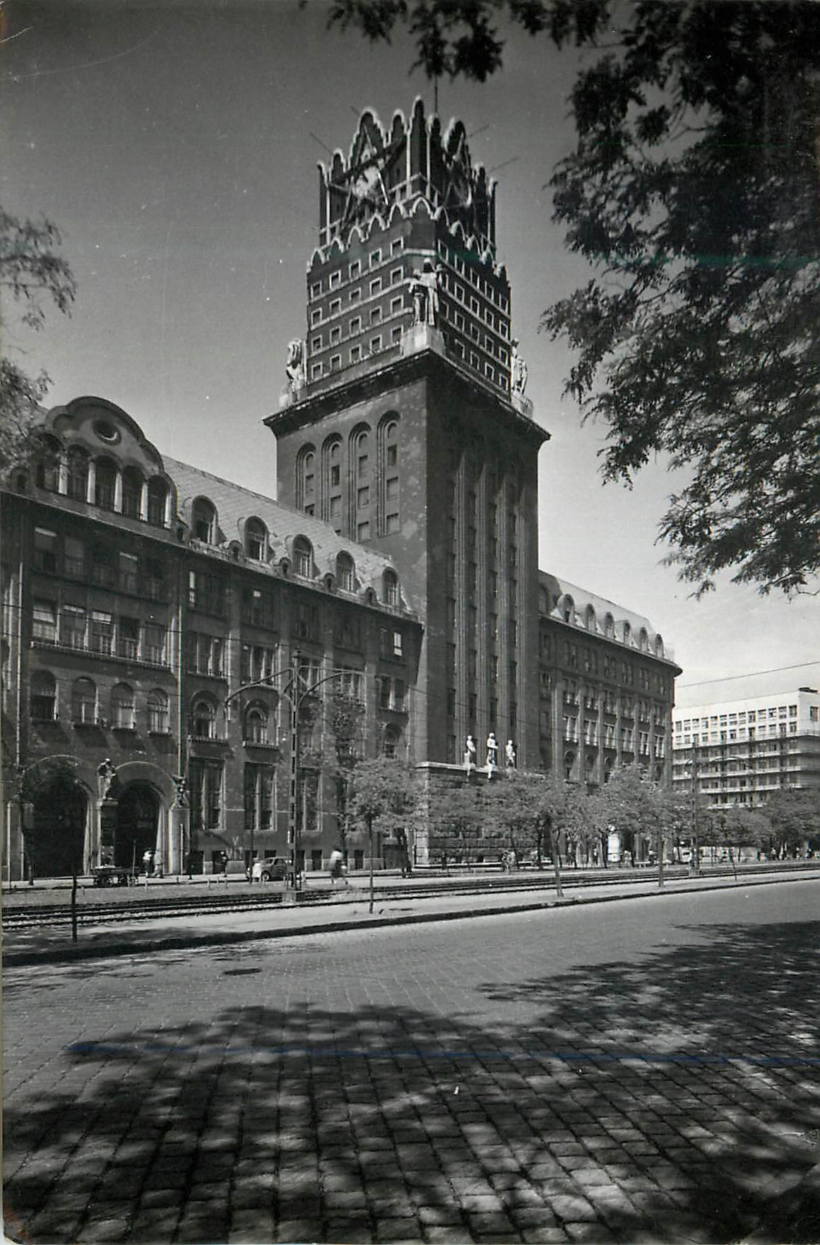 CPM Budapest house of the central office for social insurrance