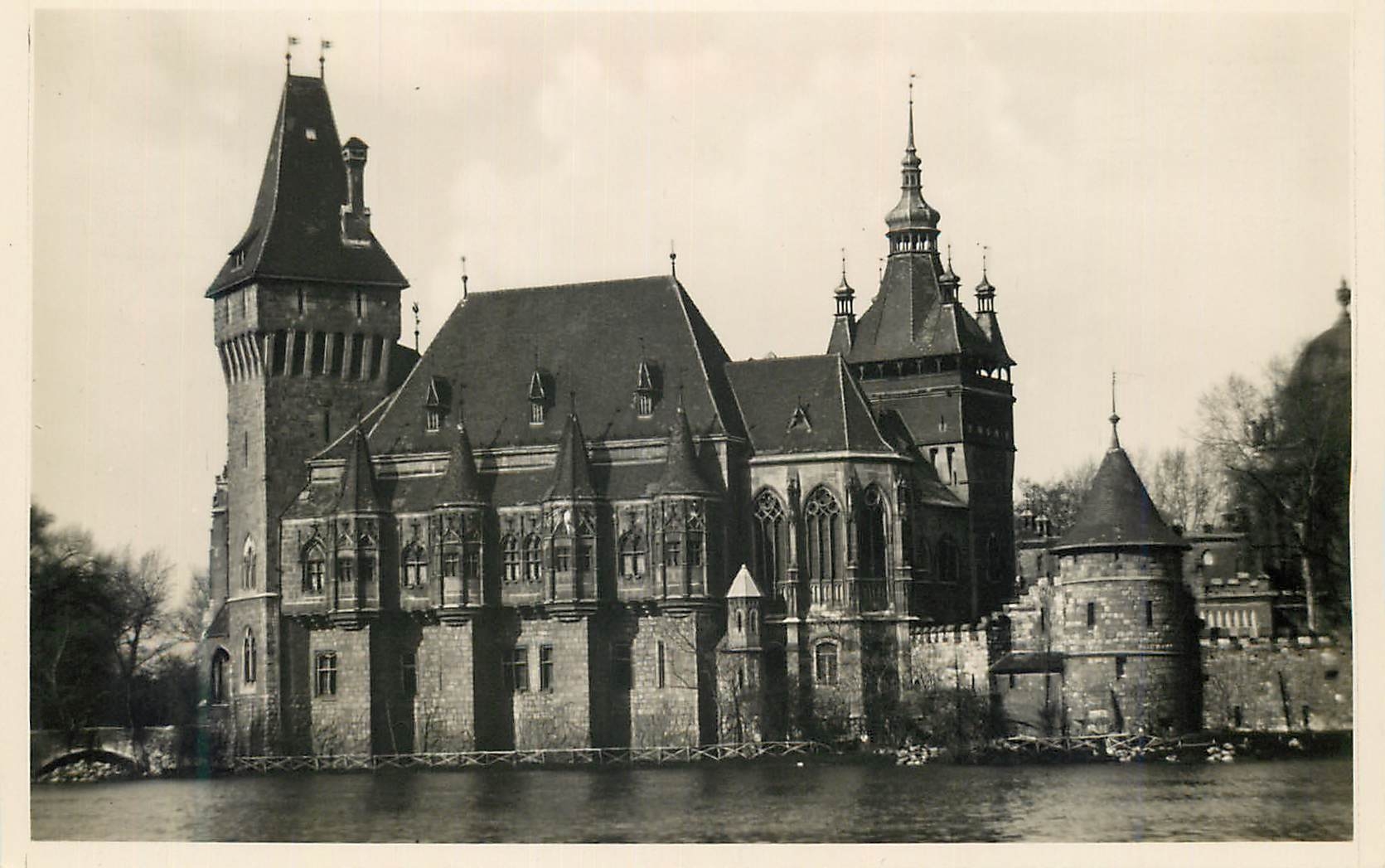 CPM Budapest le chateau vajdahunyad