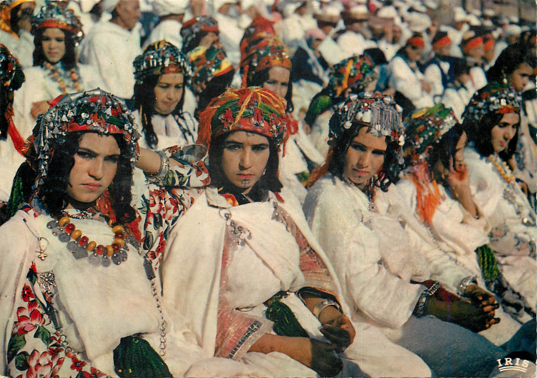 CPM Scenes et types du maroc groupe folklorique tribus ait adidou