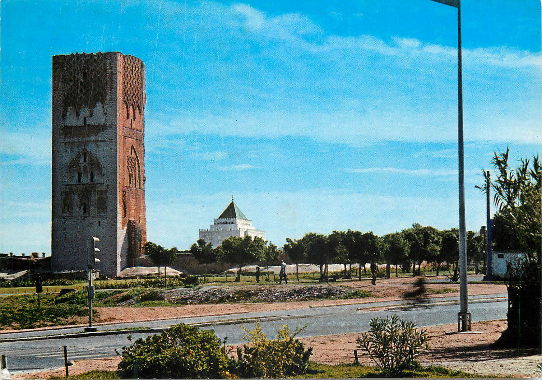 CPM Rabat La Tour Hassan et le Mausolee Mohammed V