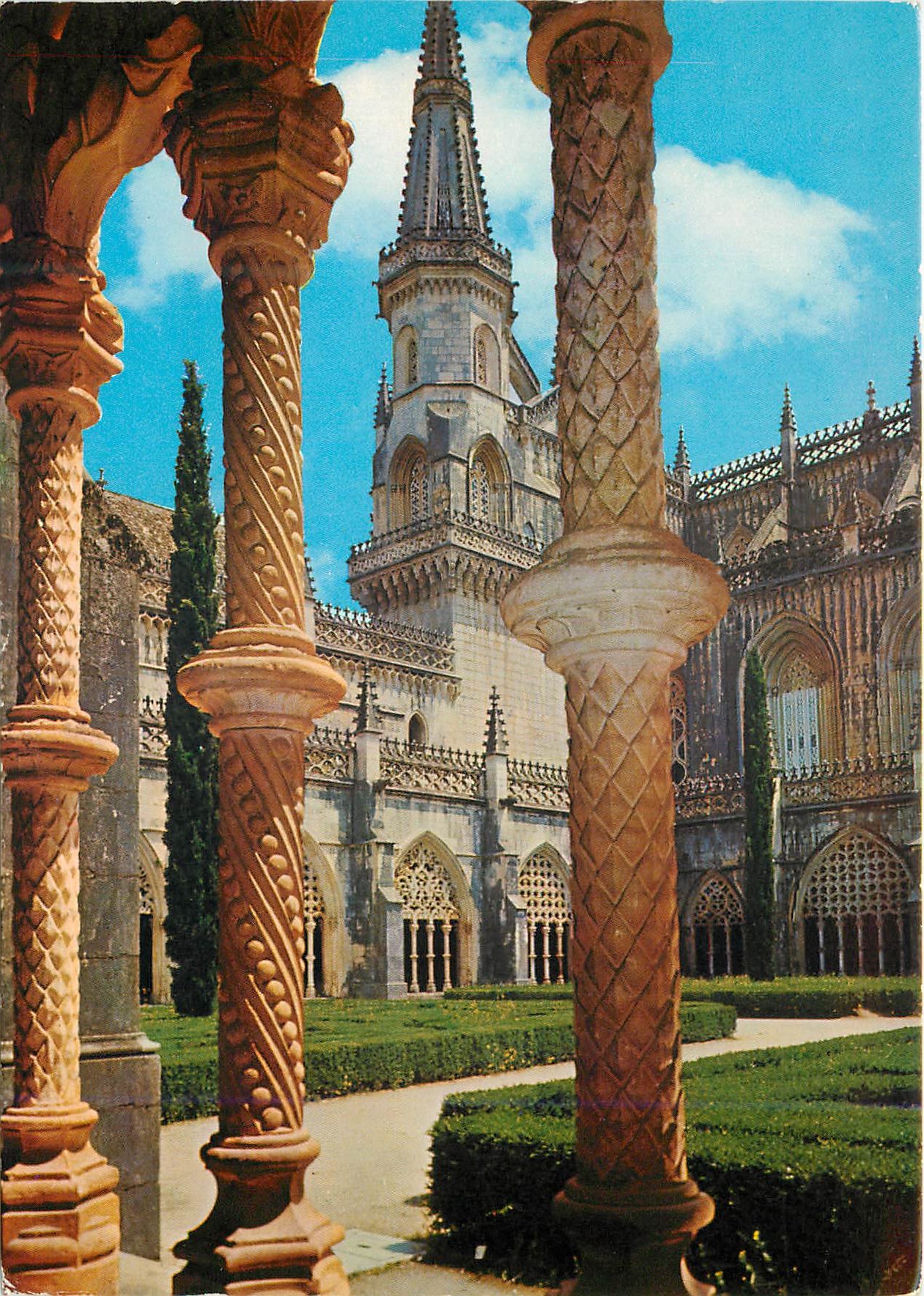 CPM Portugal Batalha Monastere Un aspect du Cloitre Royal