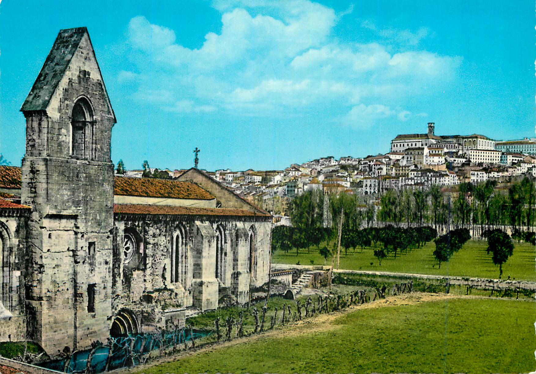 CPM Portugal Coimbra Monastere de Santa Clara a Velha et vue partielle