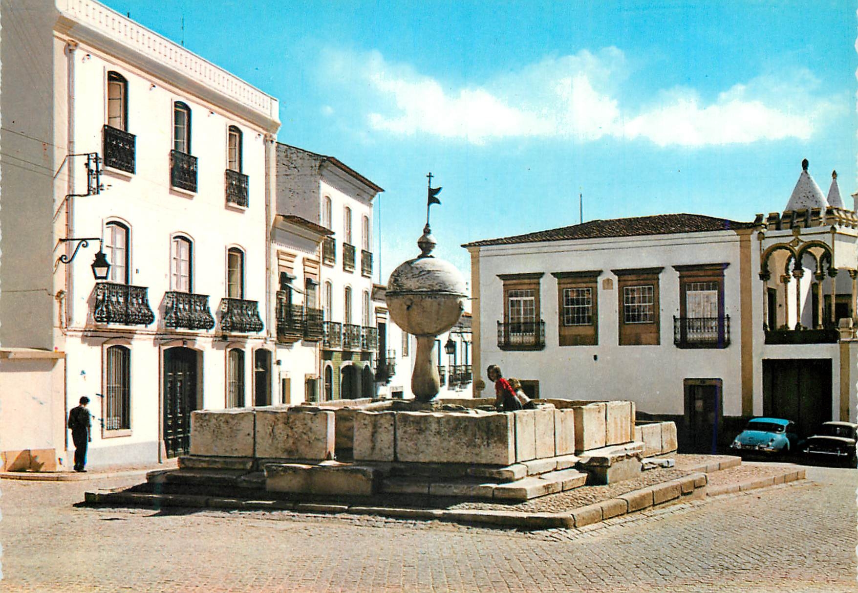 CPM Portugal Evora Fontaine des Portes de Maura