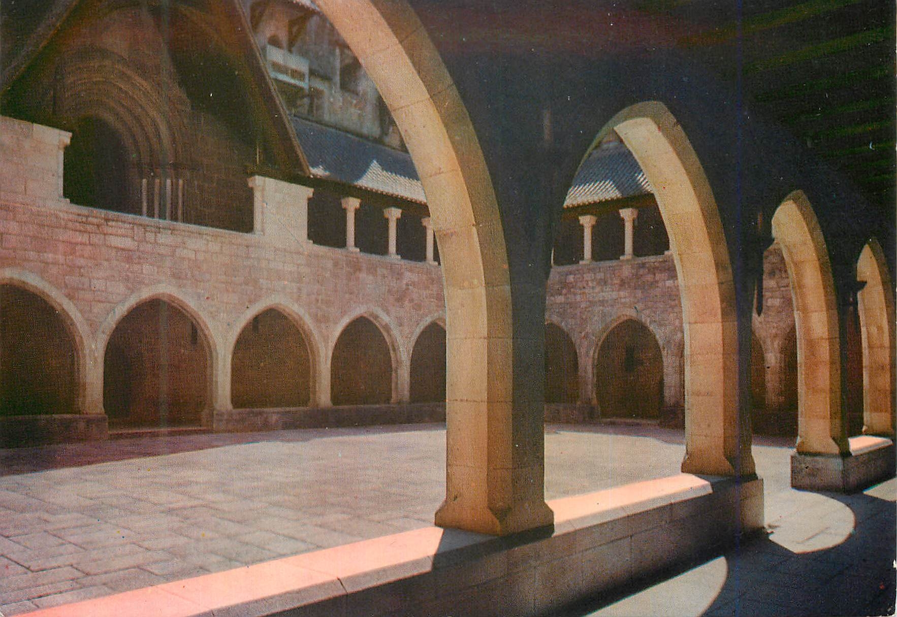 CPM Portugal Guimaraes Palais des Ducs Cour et CLotures