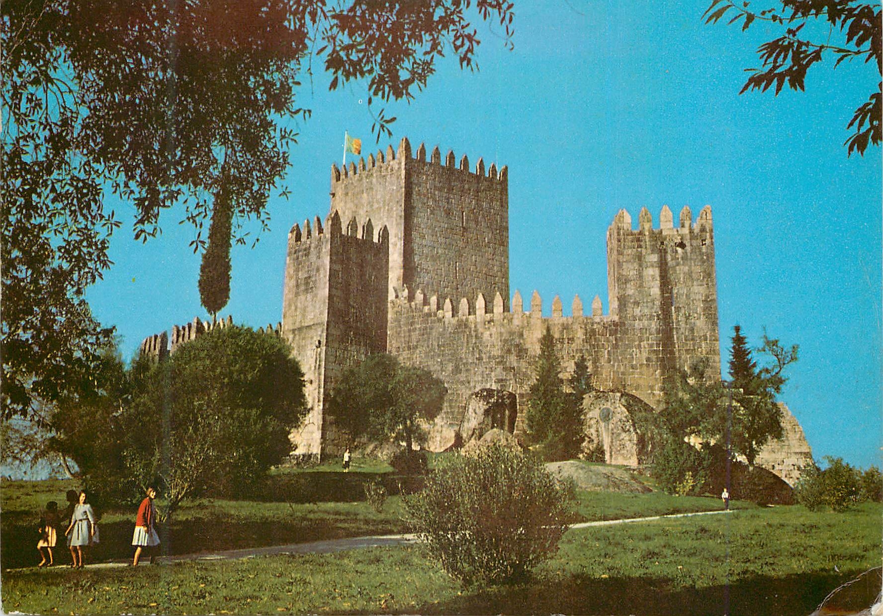 CPM Portugal Guimaraes Le Chateau